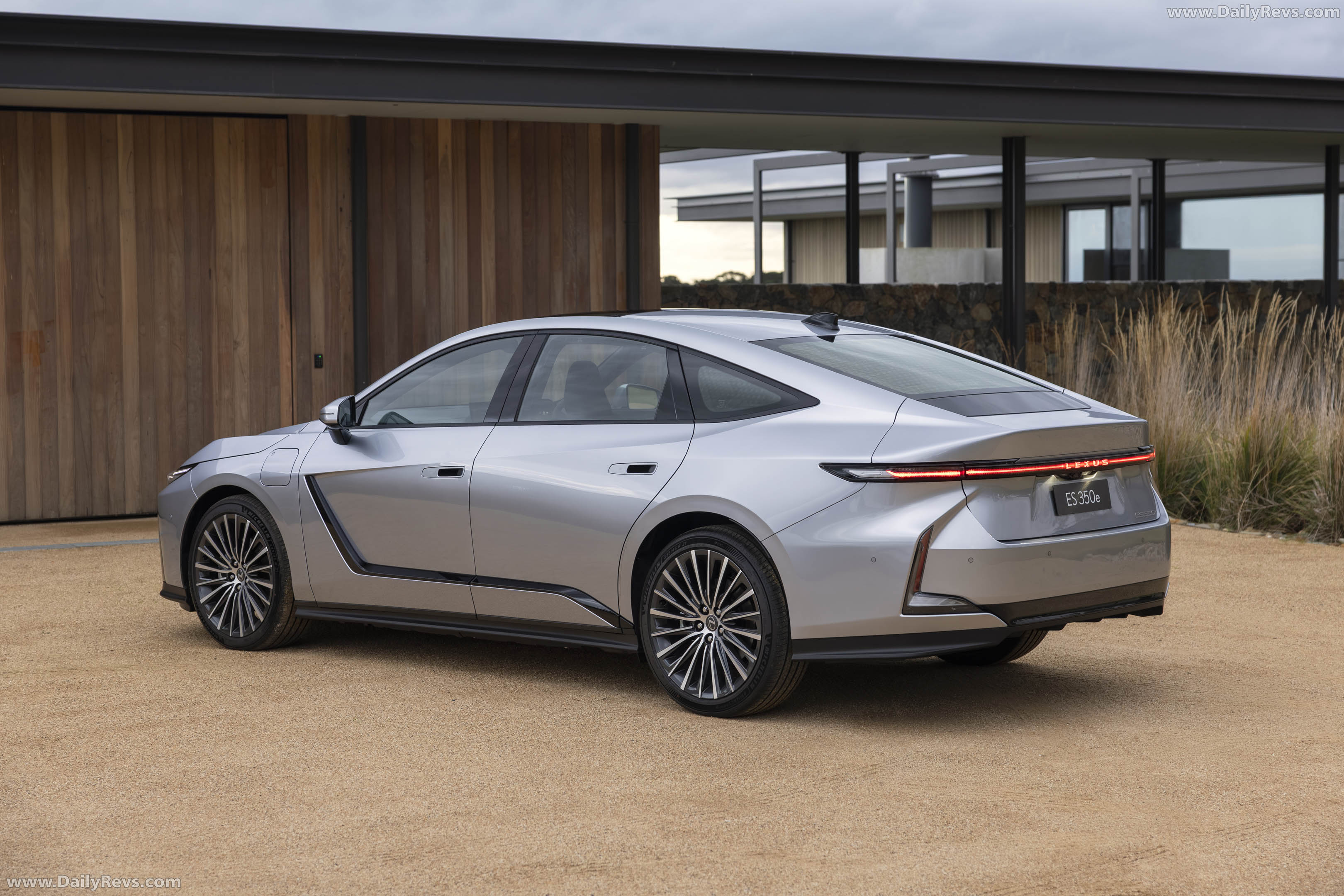 2026 Lexus ES 350e Australian Version Rear View