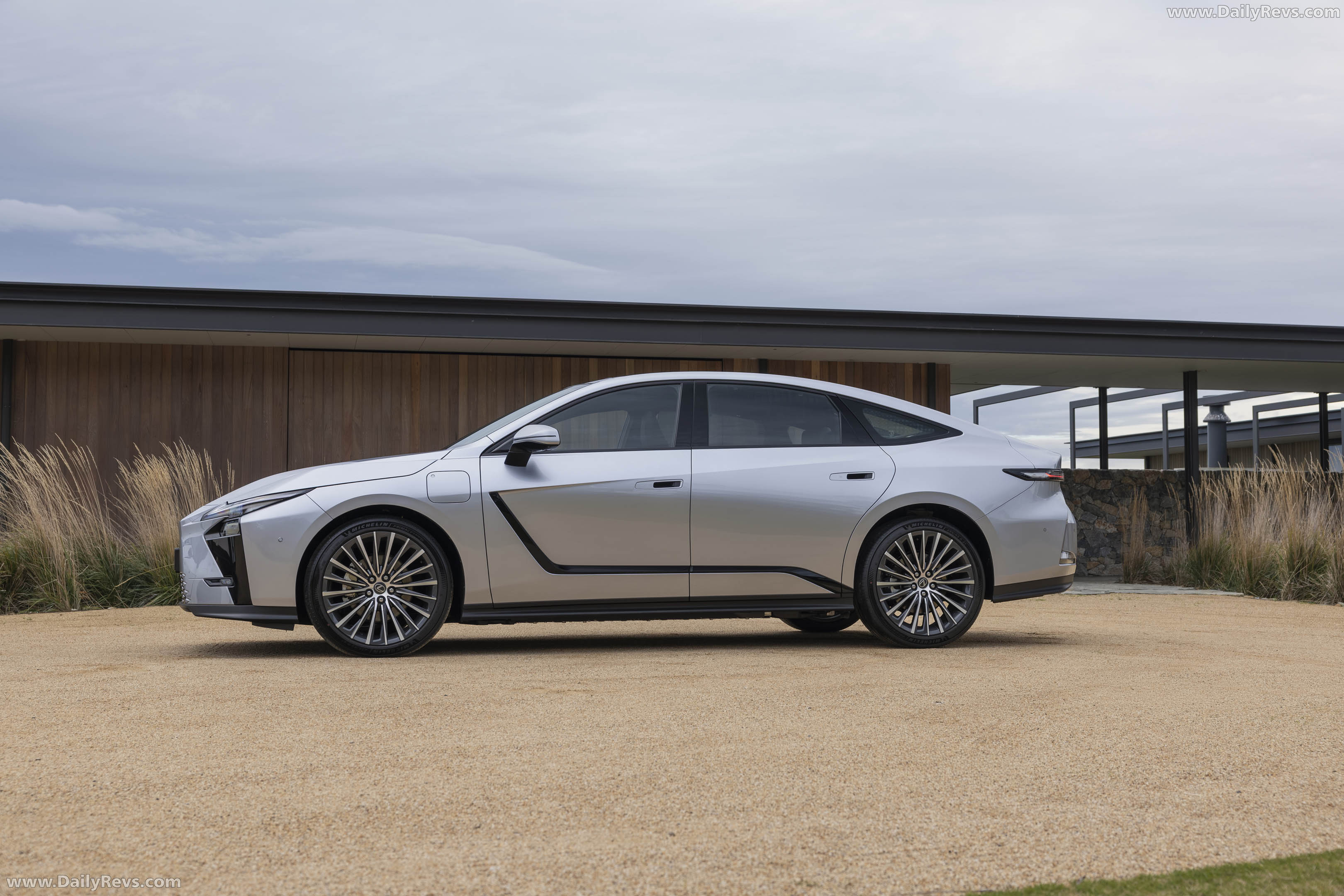 2026 Lexus ES 350e Australian Version Side View