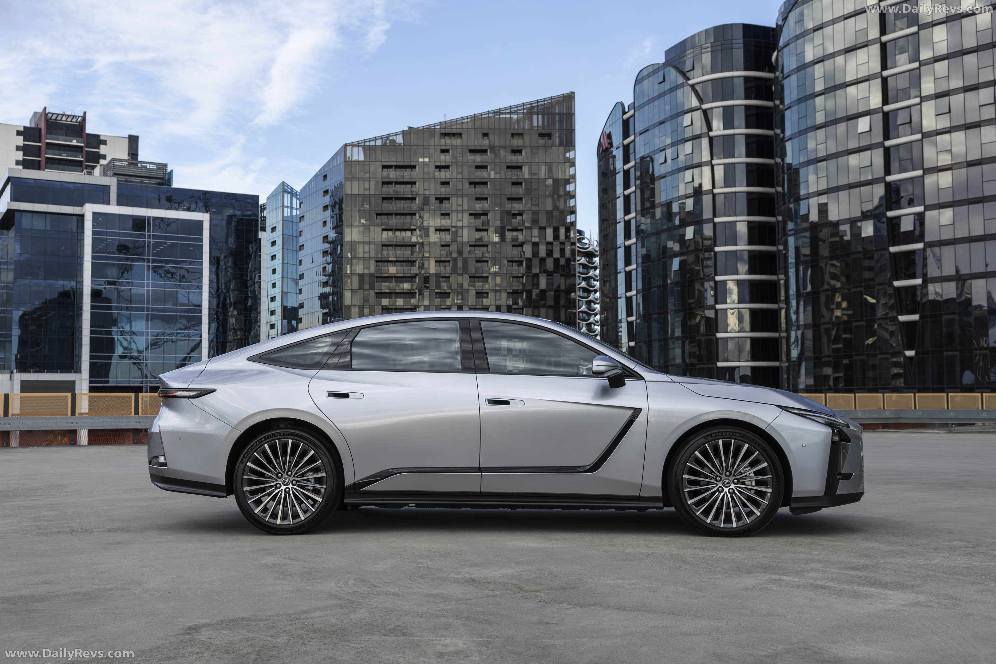 2026 Lexus ES 350e Australian Version Side View