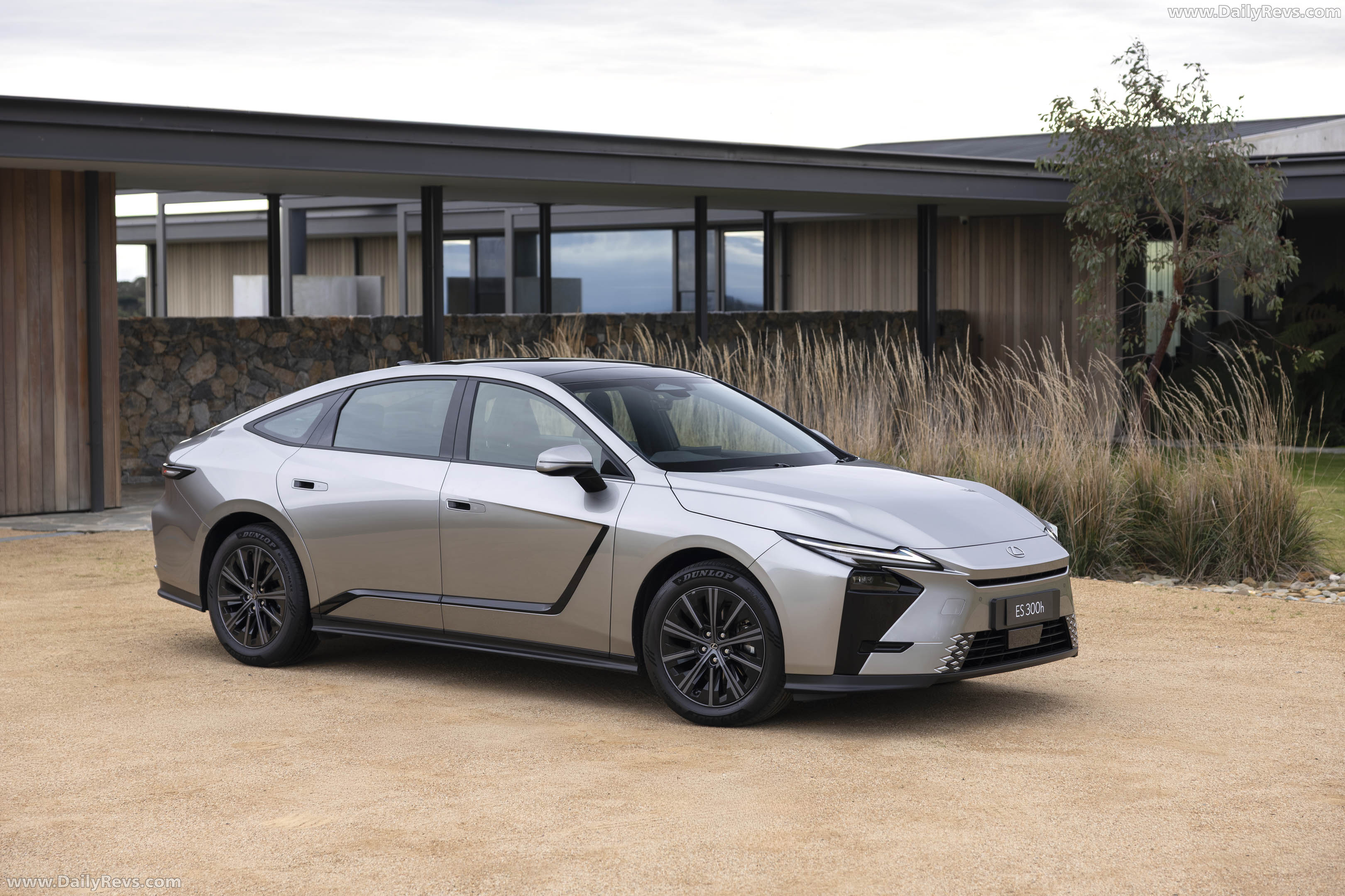 2026 Lexus ES 300h Australian Version Front View