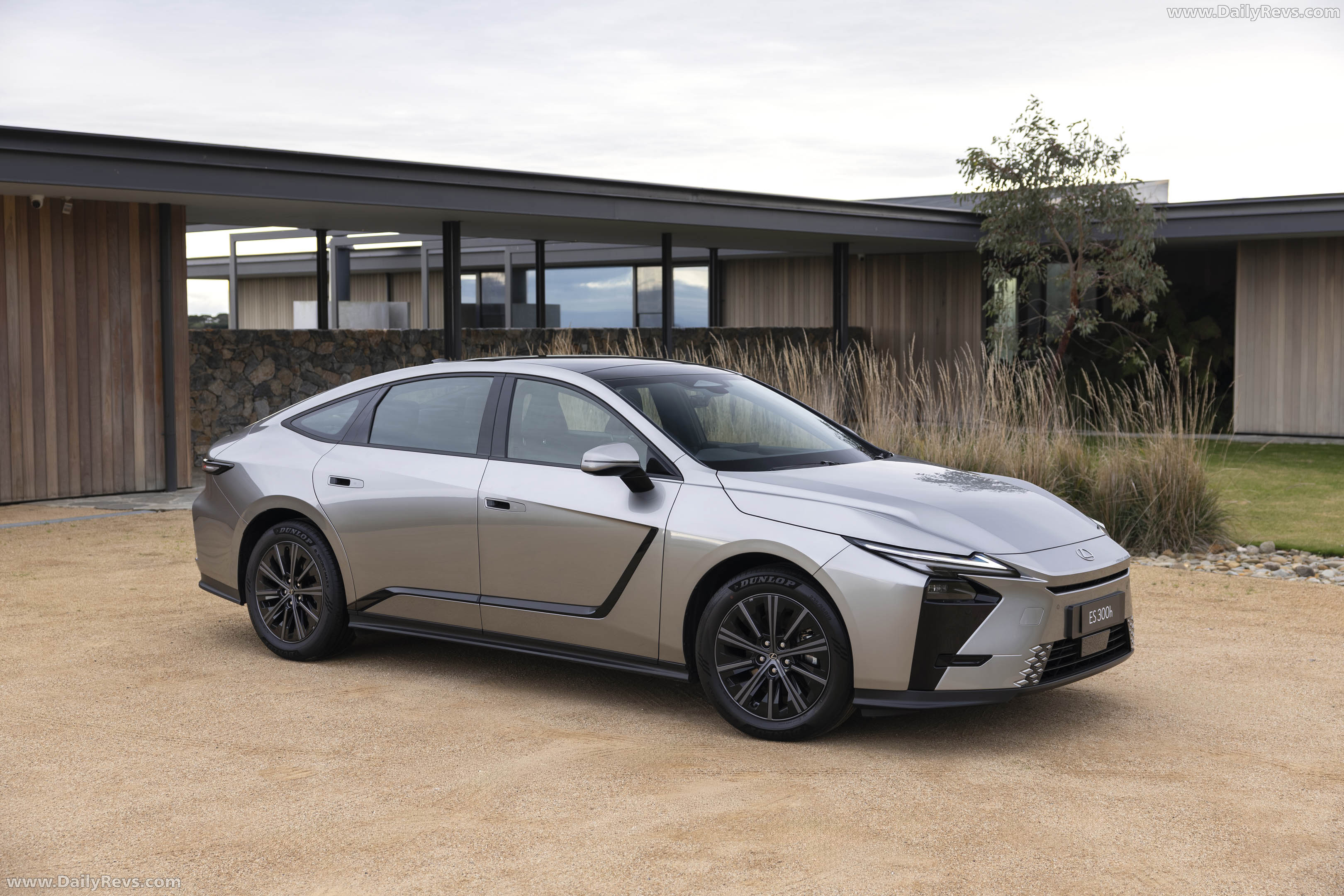 2026 Lexus ES 300h Australian Version Front View