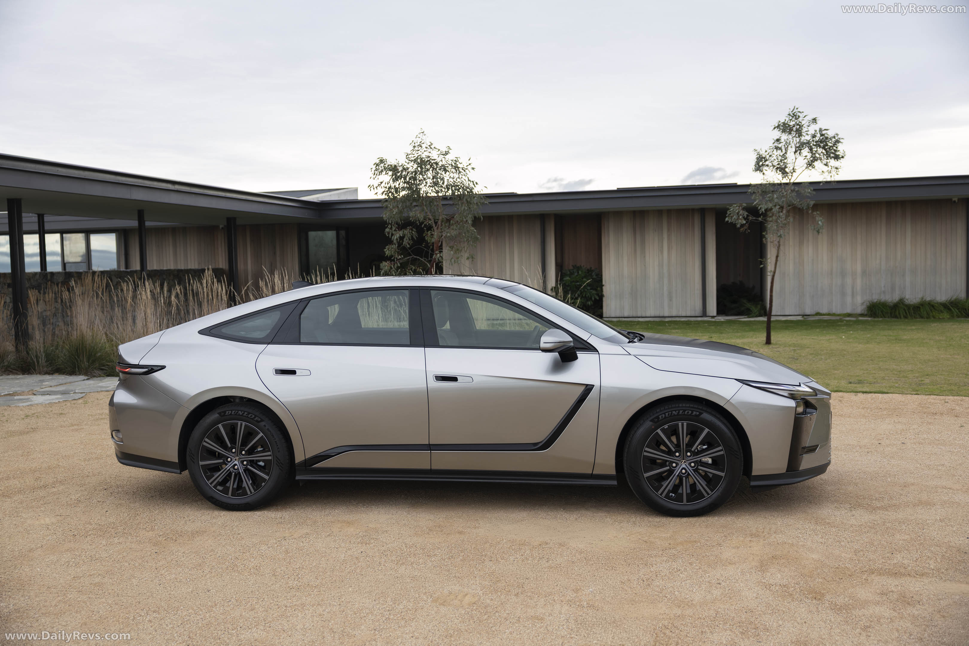 2026 Lexus ES 300h Australian Version Side View