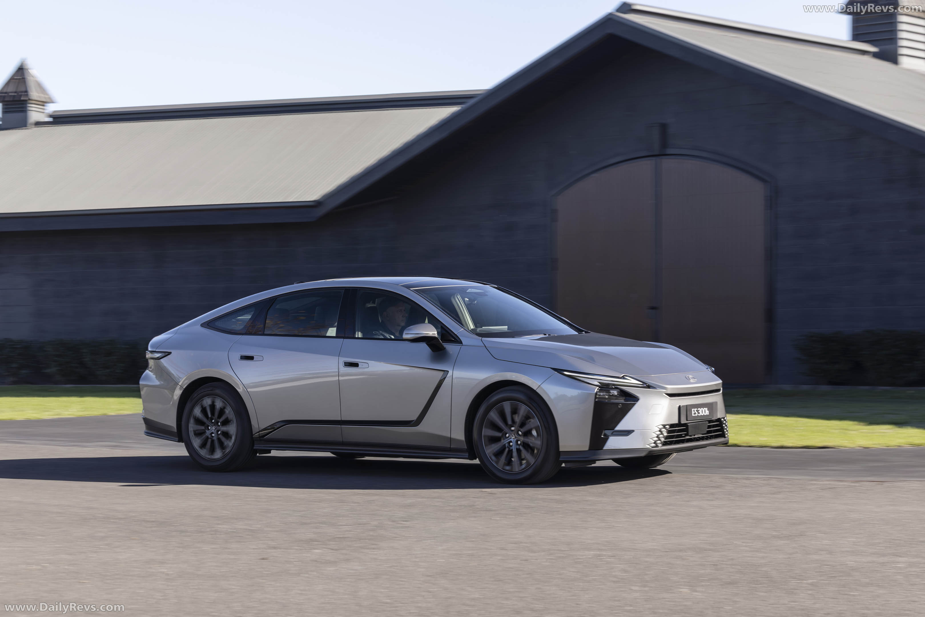 2026 Lexus ES 300h Australian Version Side View