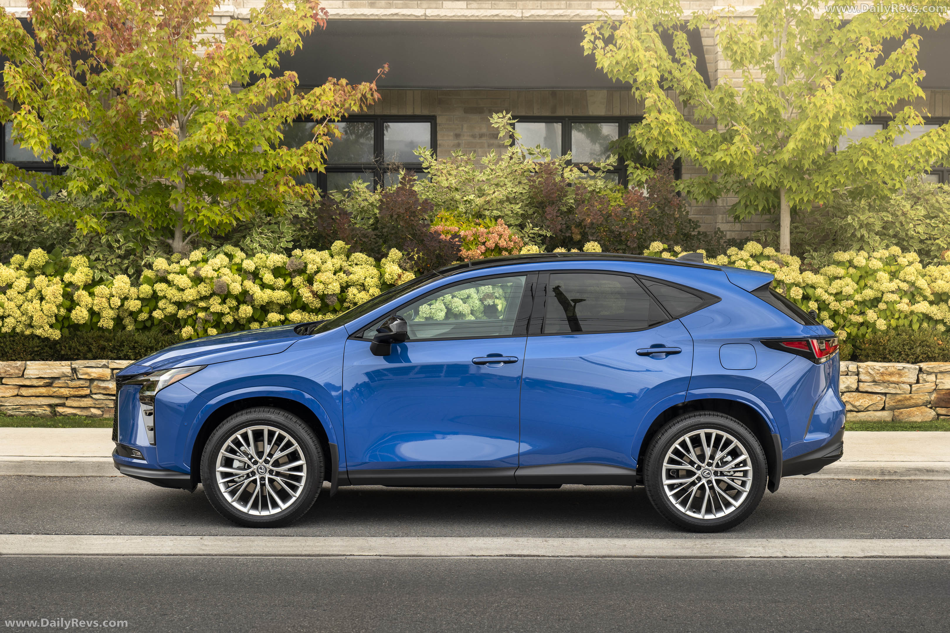 2027 Lexus NX 350h HEV Side View