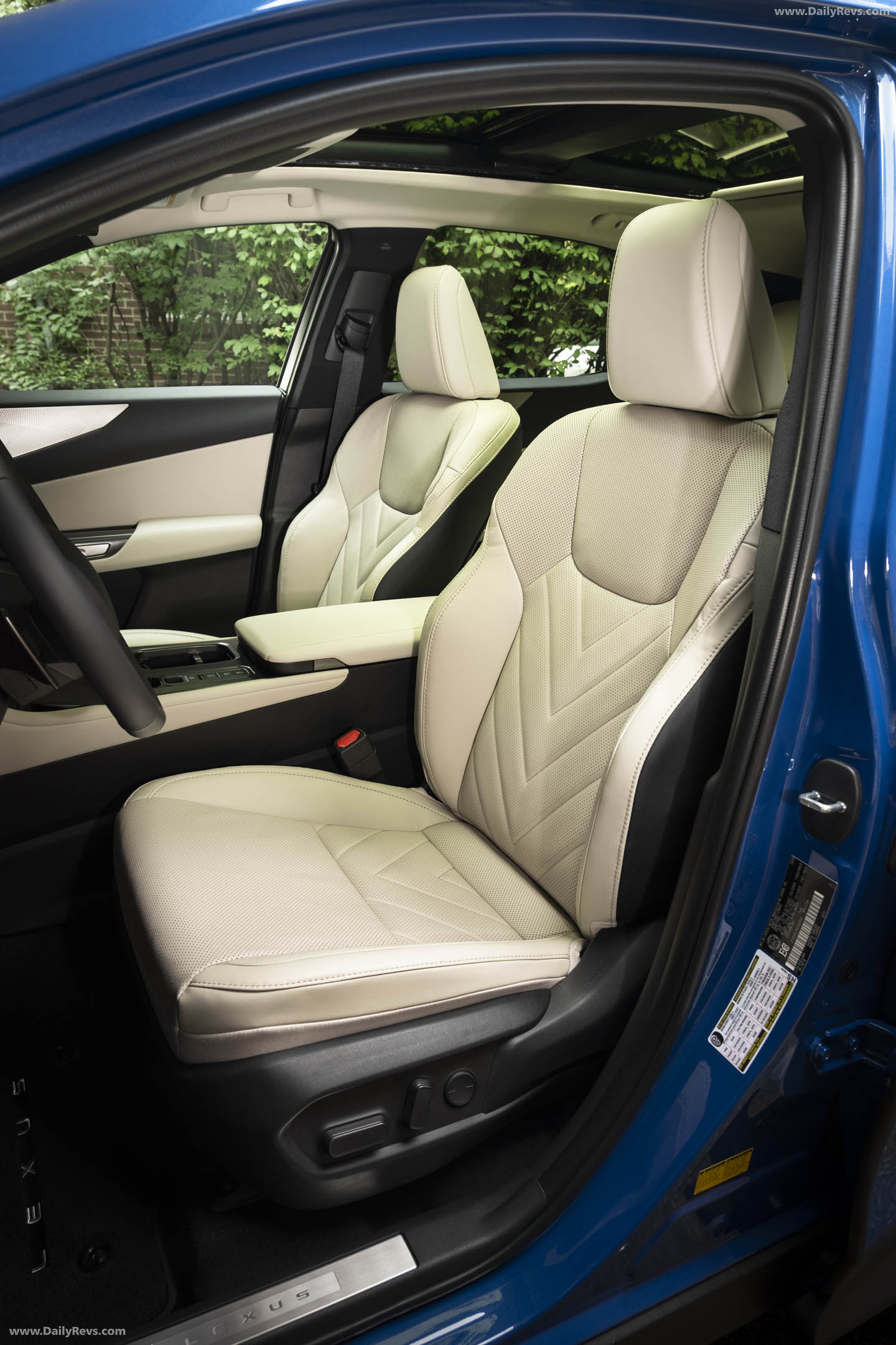 2027 Lexus NX 350h HEV Interior