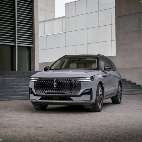 2027 Lincoln Nautilus Reserve Front View