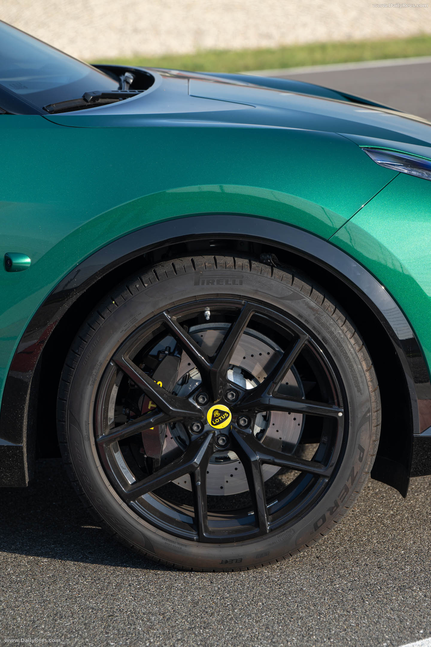 2026 Lotus Eletre 600 Sport SE Exterior