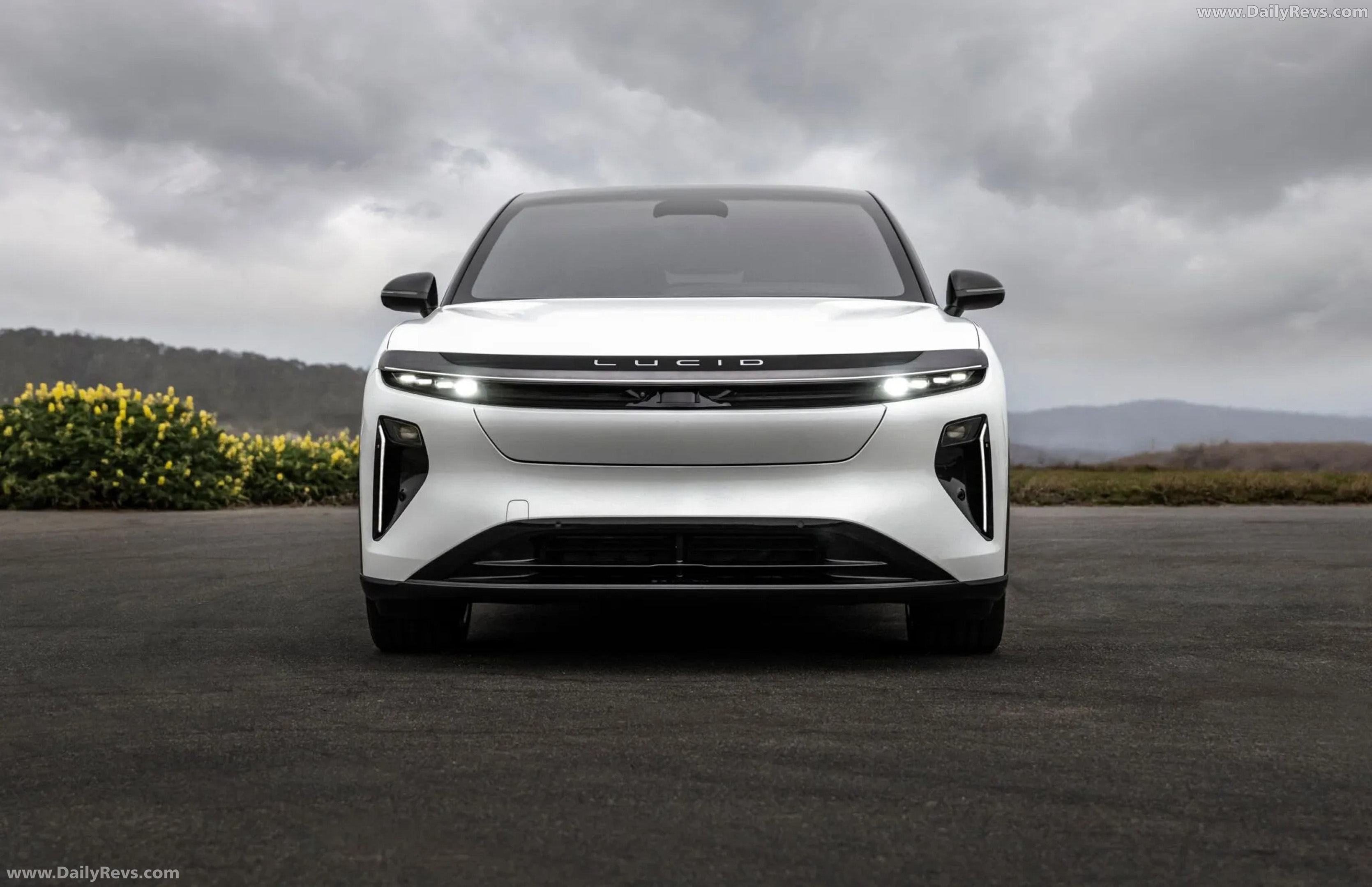 2027 Lucid Gravity GT-S Front View