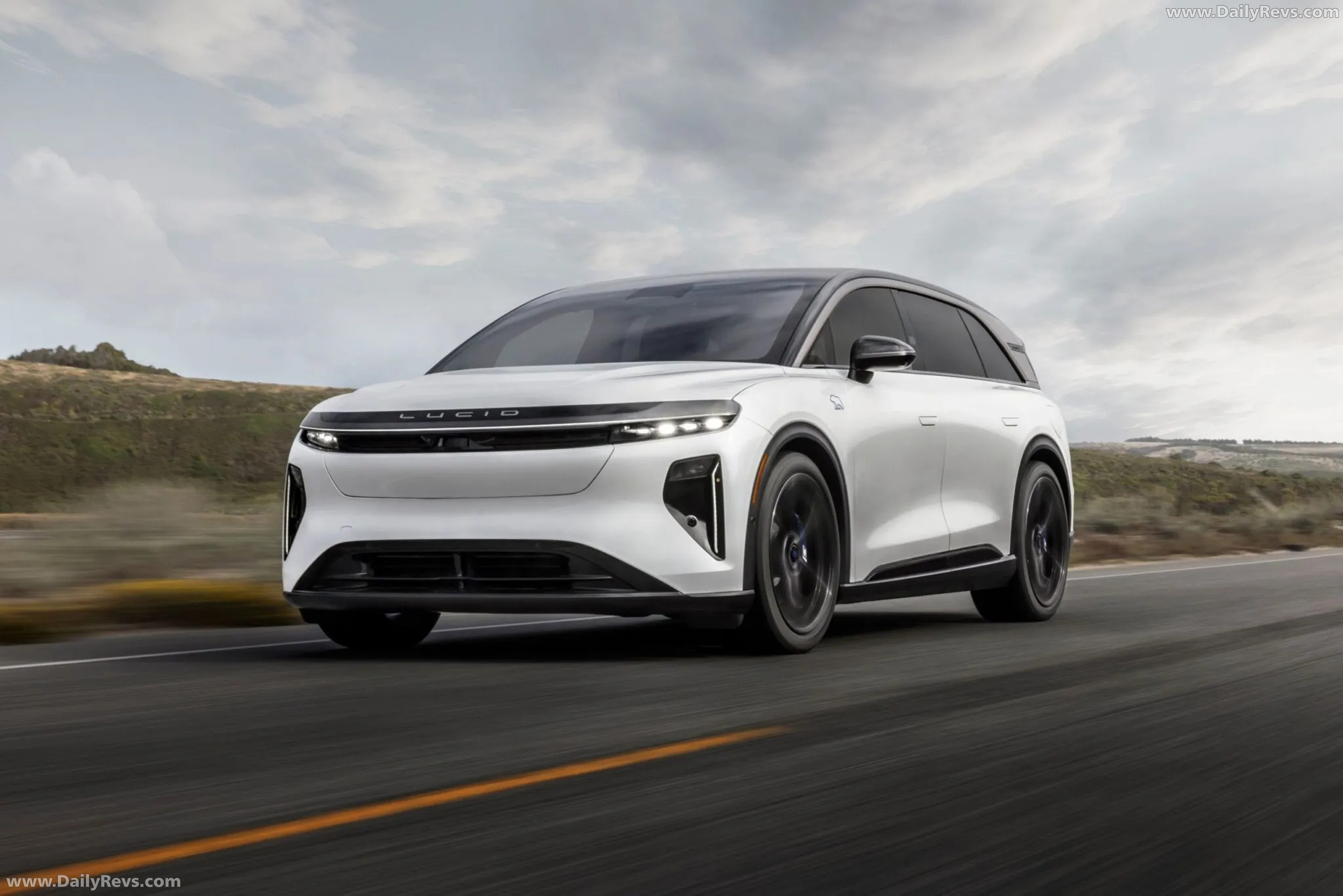 2027 Lucid Gravity GT-S Front View