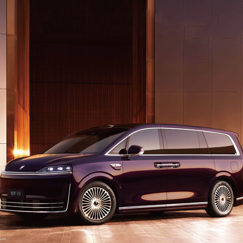 2026 Luxeed V9 Front View