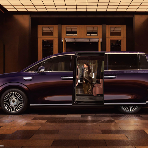2026 Luxeed V9 Side View