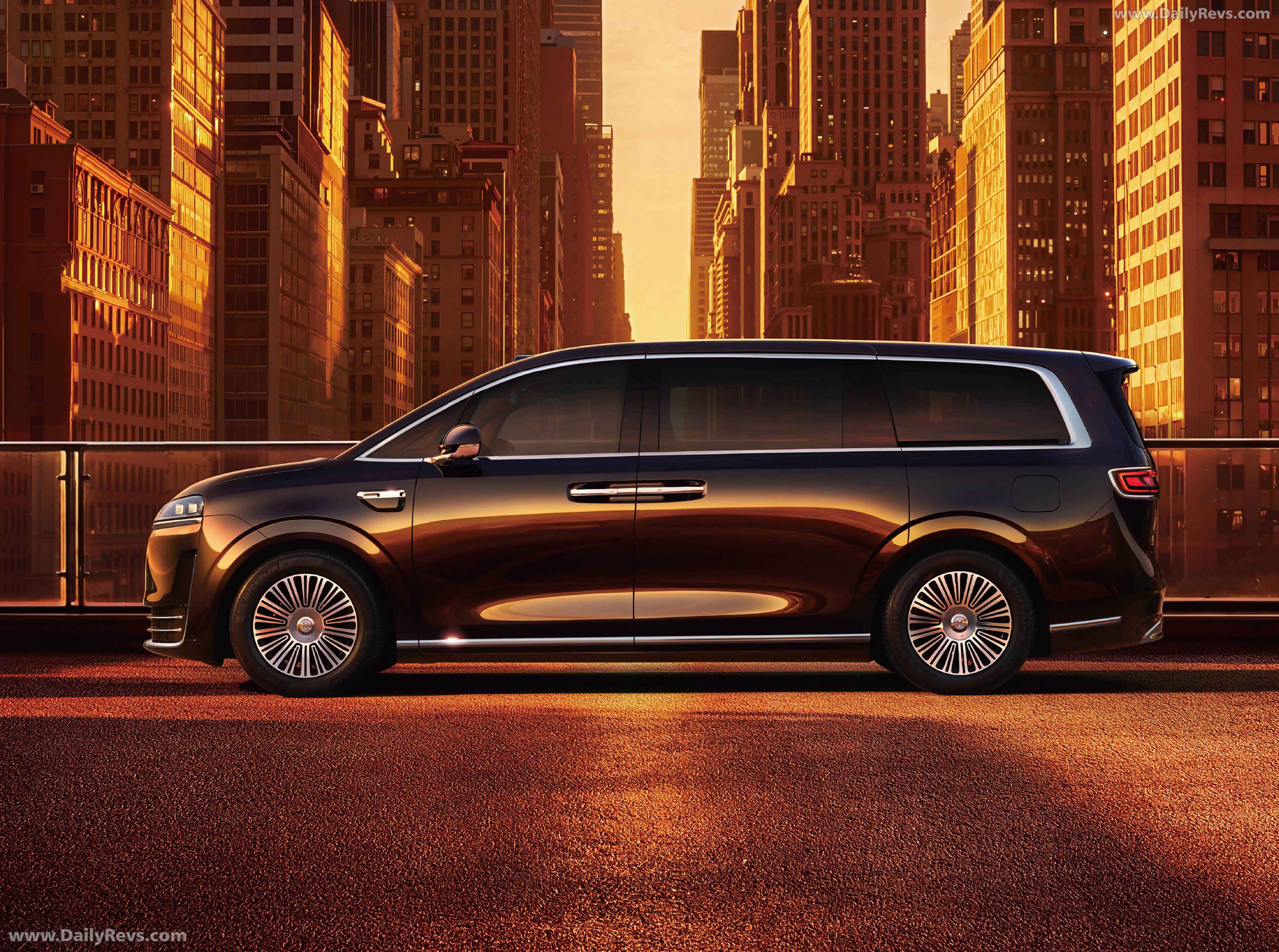 2026 Luxeed V9 Side View