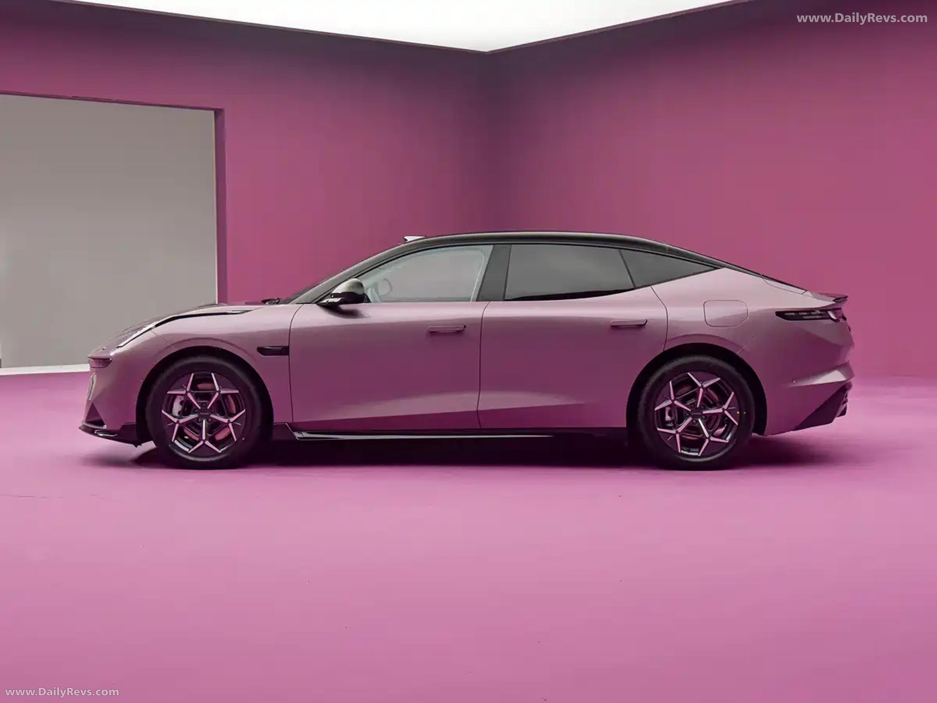 2026 Lynk Co 10 EMP Side View