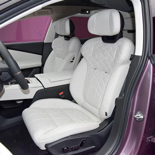 2026 Lynk Co 10 EMP Interior