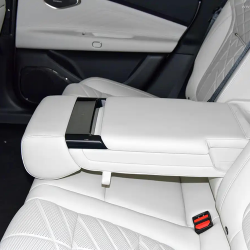 2026 Lynk Co 10 EMP Interior