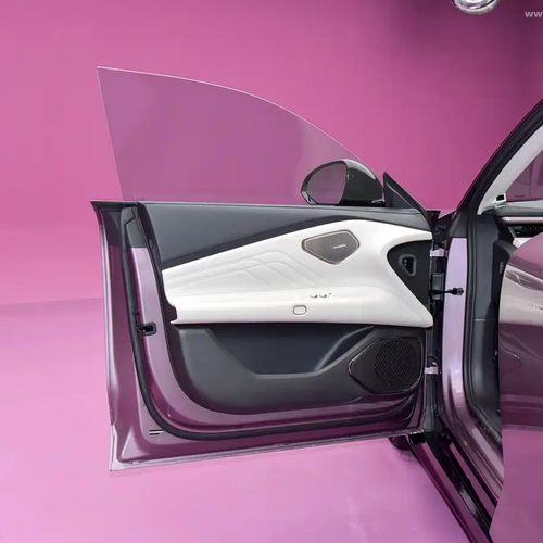 2026 Lynk Co 10 EMP Interior