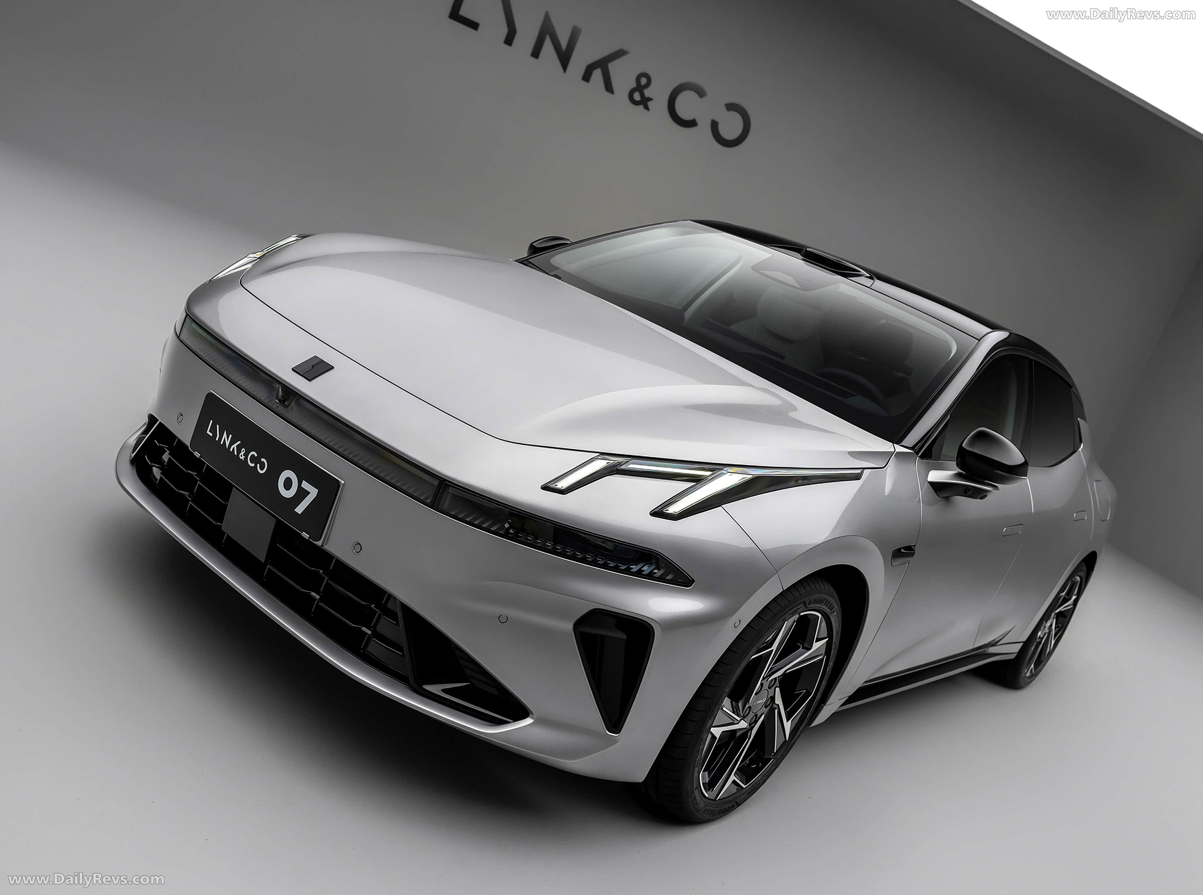 2026 Lynk Co 07 EM-P Front View