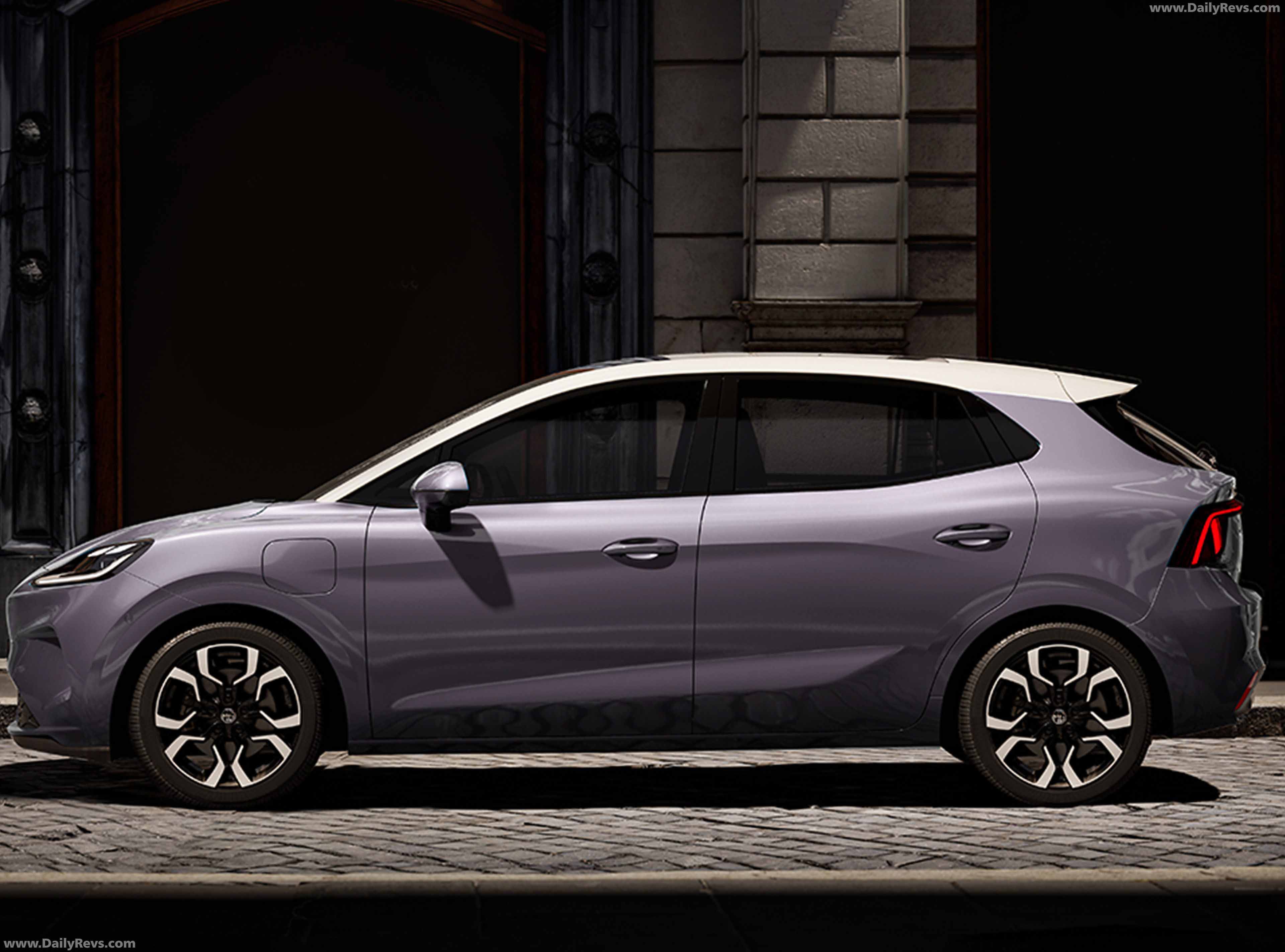 2025 MG 4 EV Side View