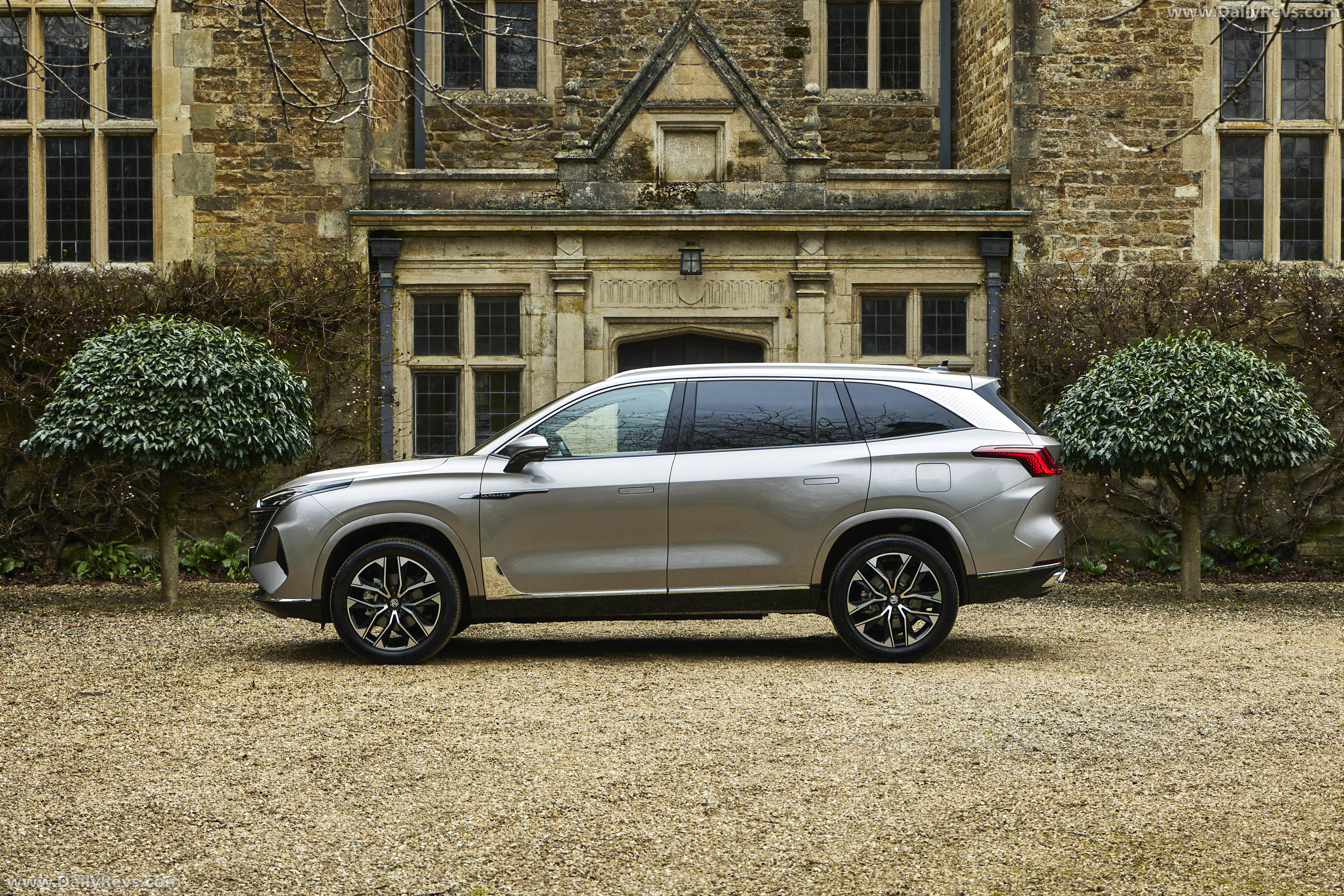 2026 MG S9 PHEV UK Version Side View