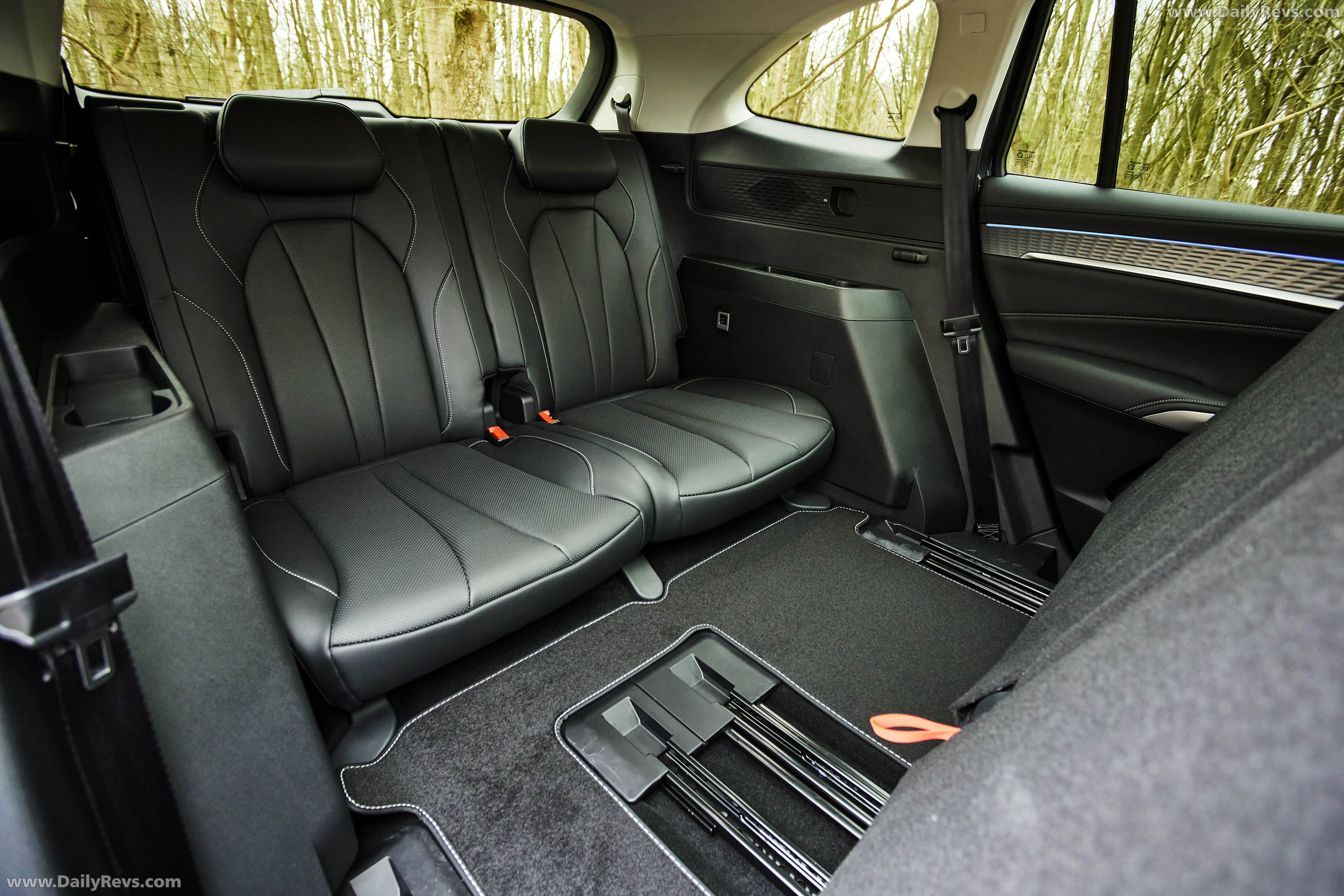 2026 S9 PHEV Camden Grey Interior