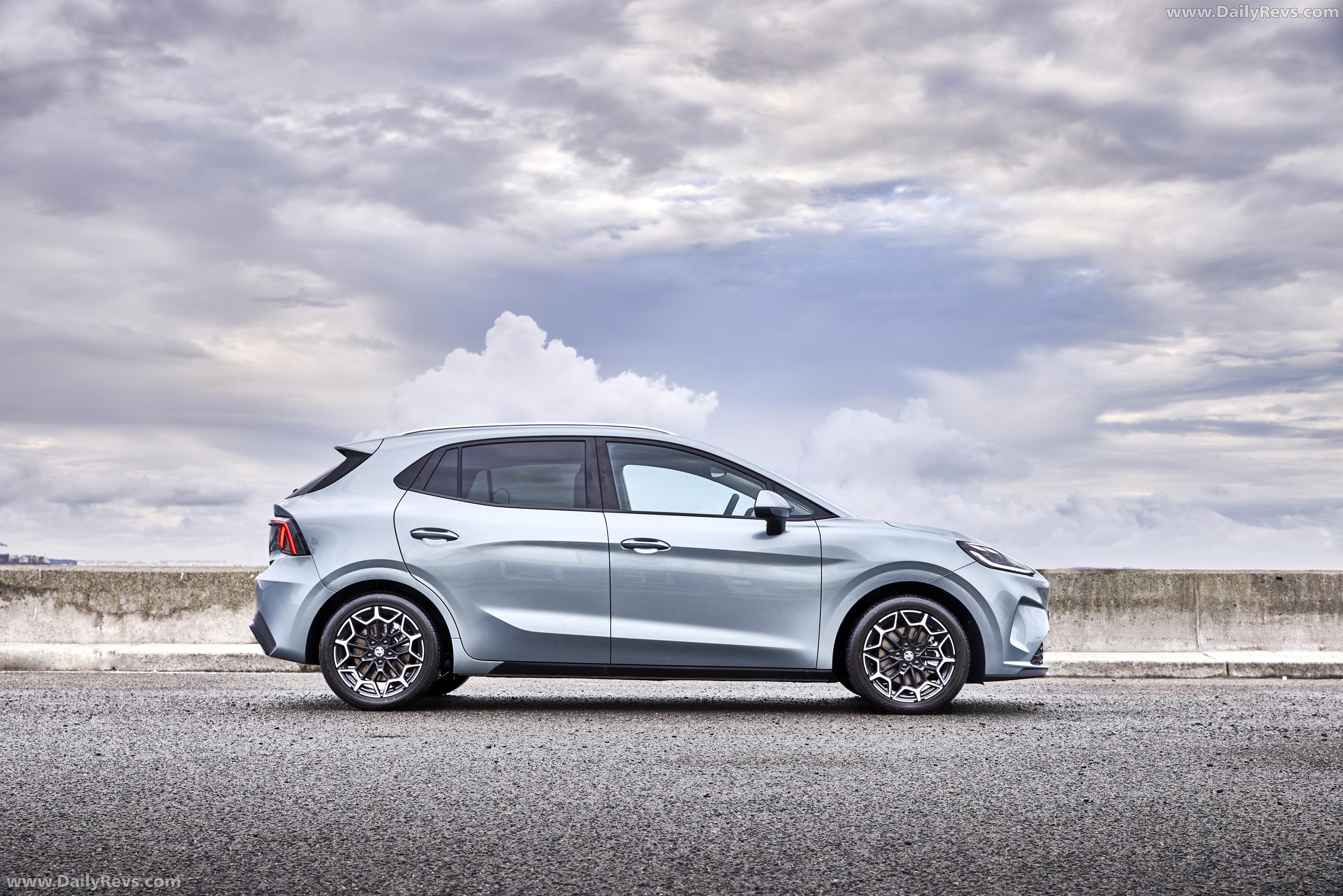 2026 MG 4 EV Urban Australian Version Side View
