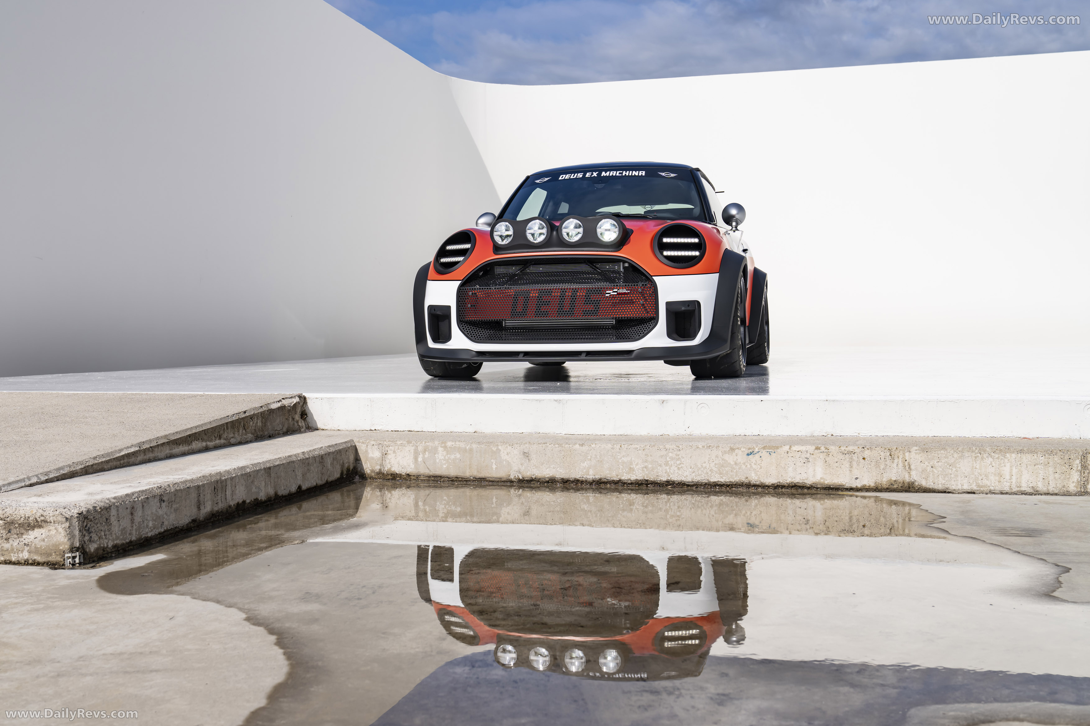 2025 MINI JCW The Machina Concept Front View