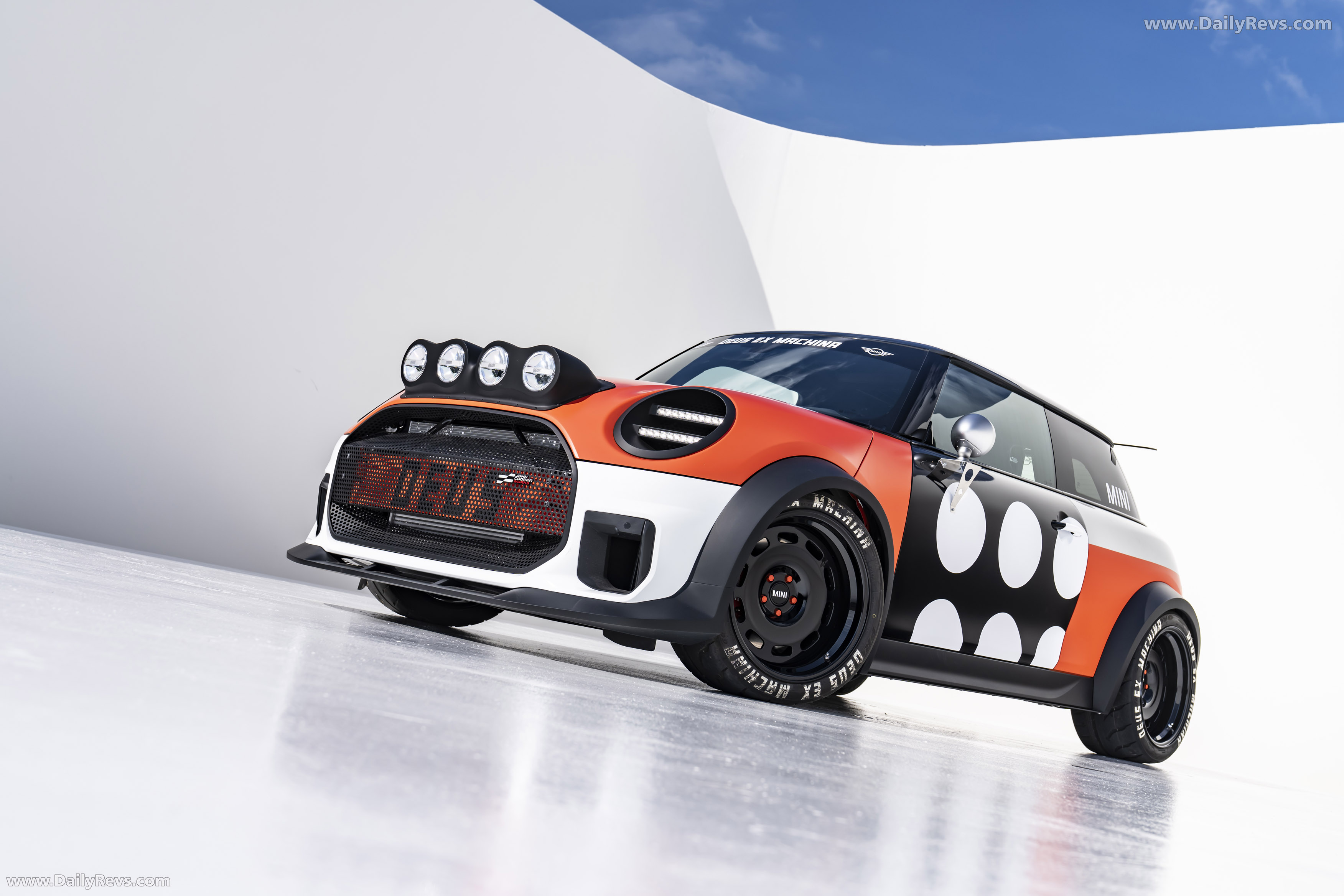 2025 MINI JCW The Machina Concept Front View