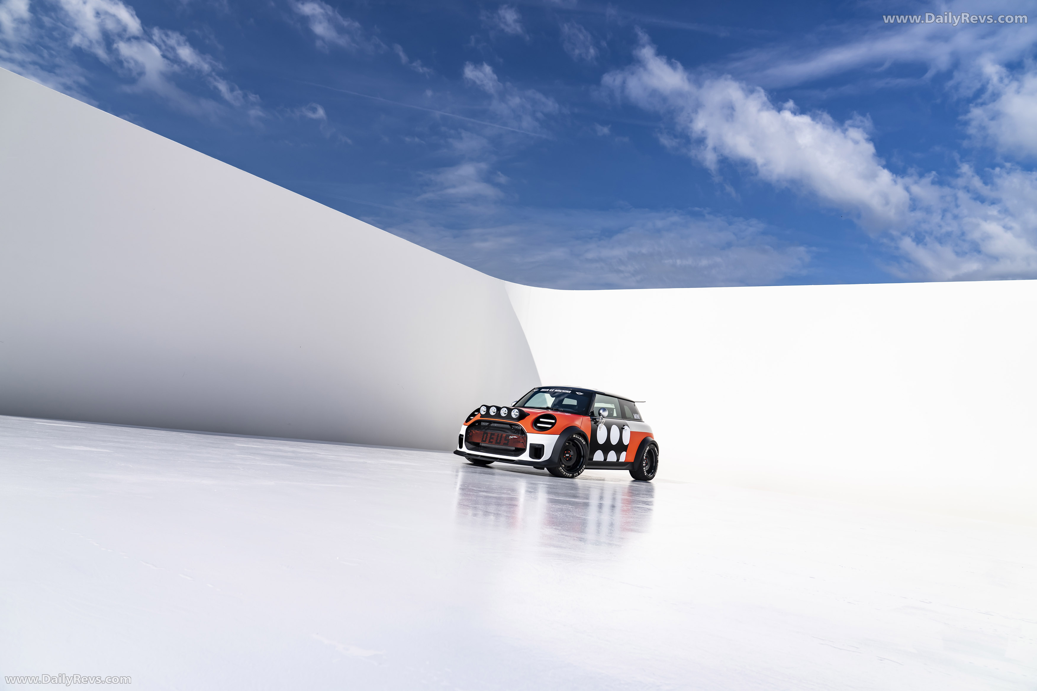 2025 MINI JCW The Machina Concept Front View
