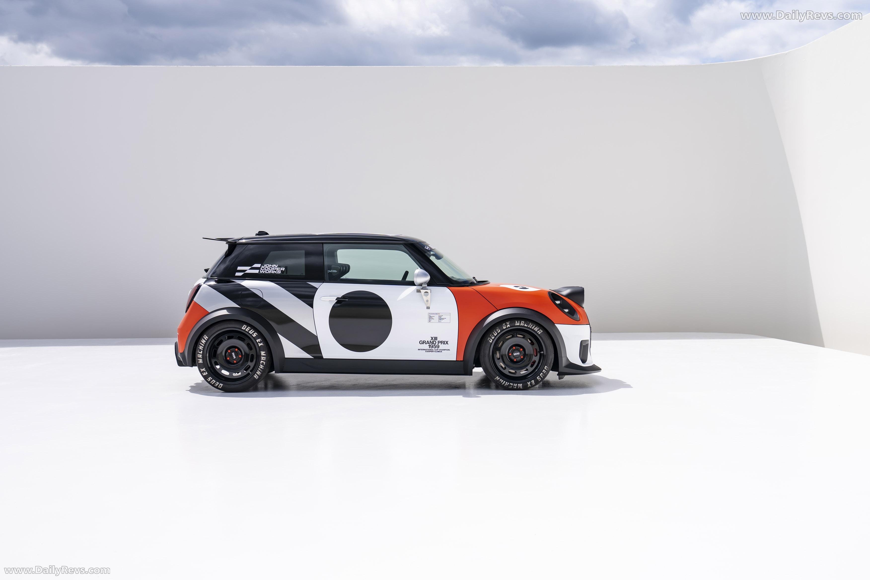 2025 MINI JCW The Machina Concept Side View