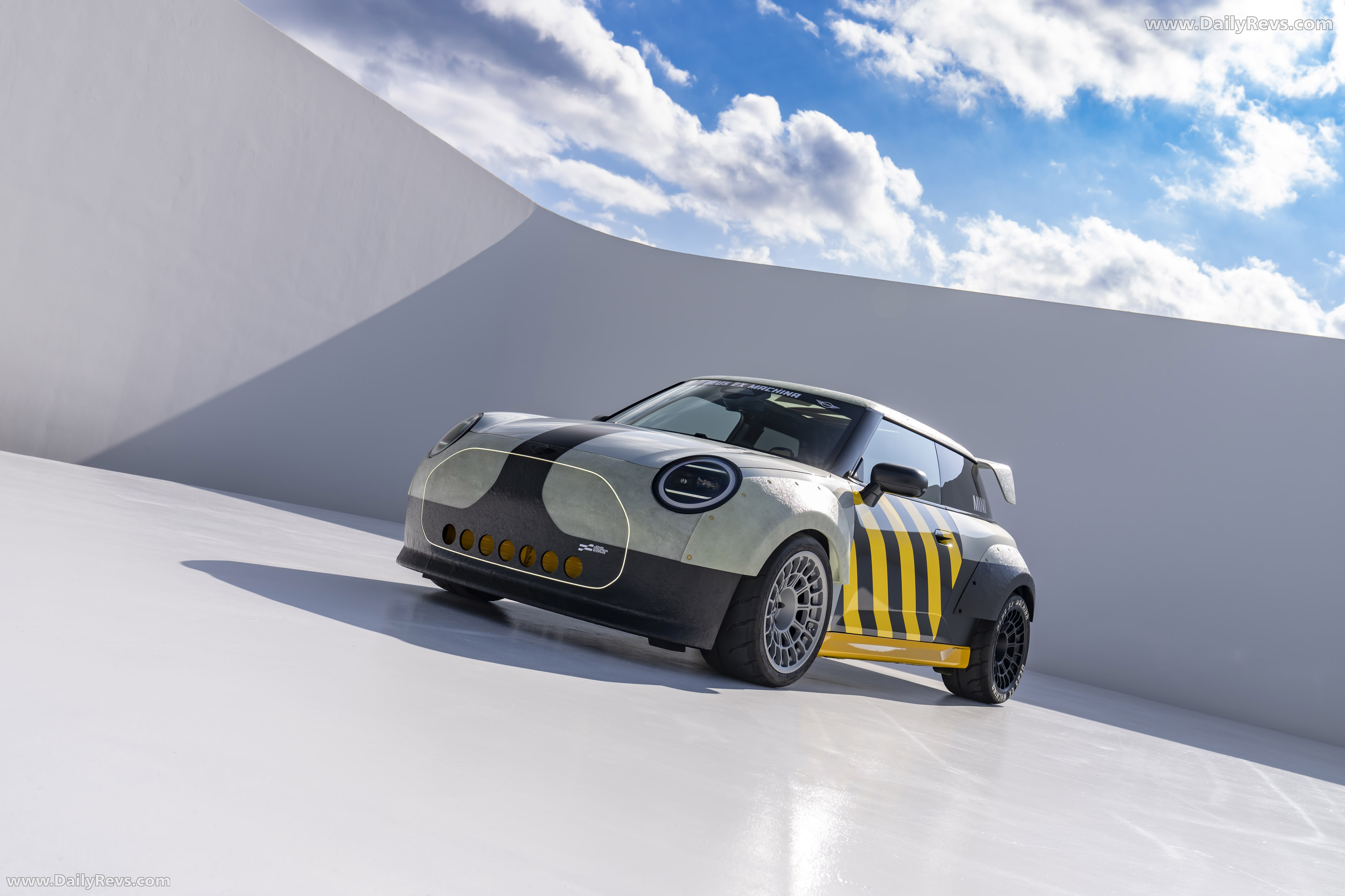 2025 MINI JCW The Skeg Concept Front View