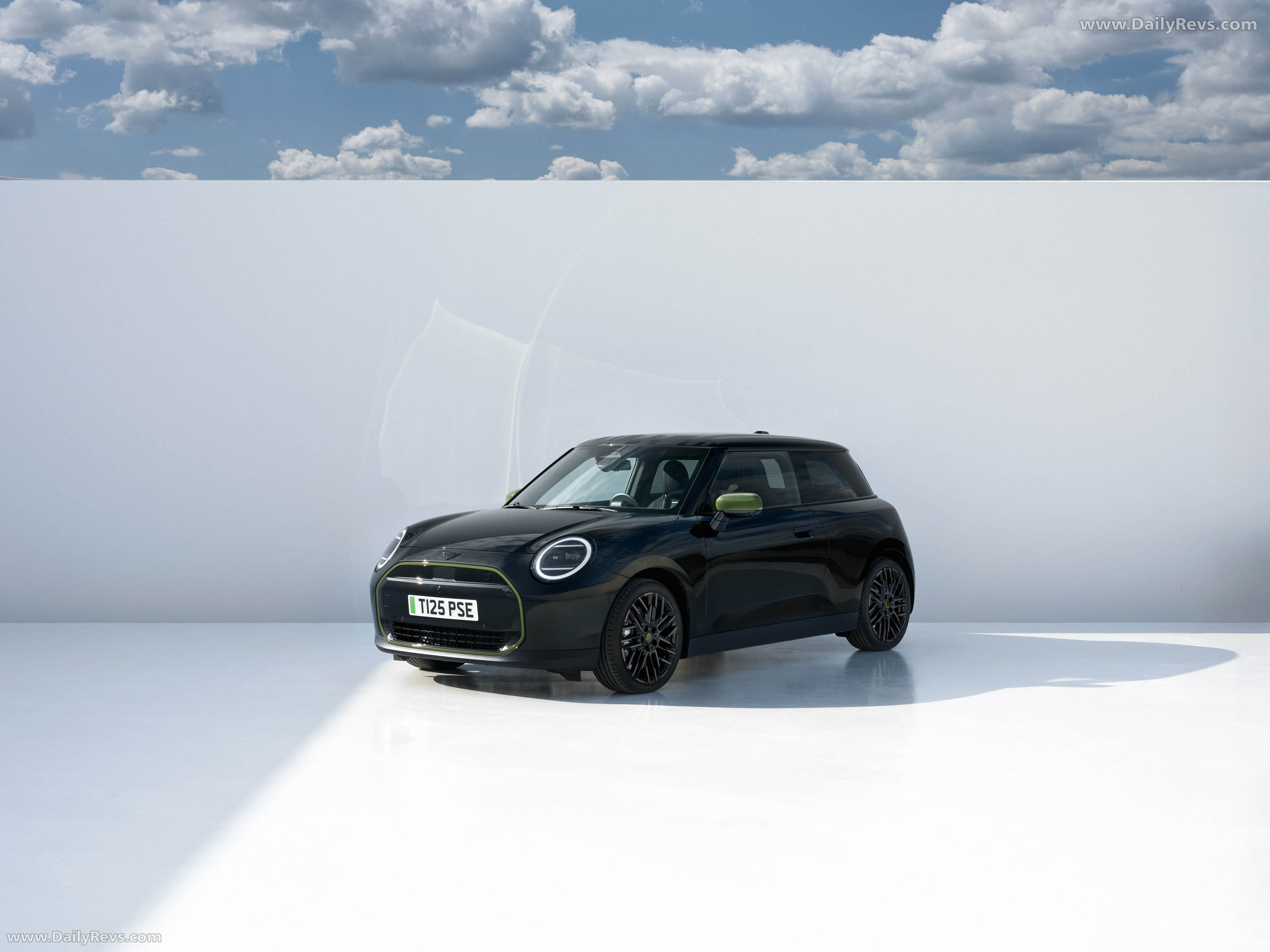 2026 MINI Paul Smith Edition Front View