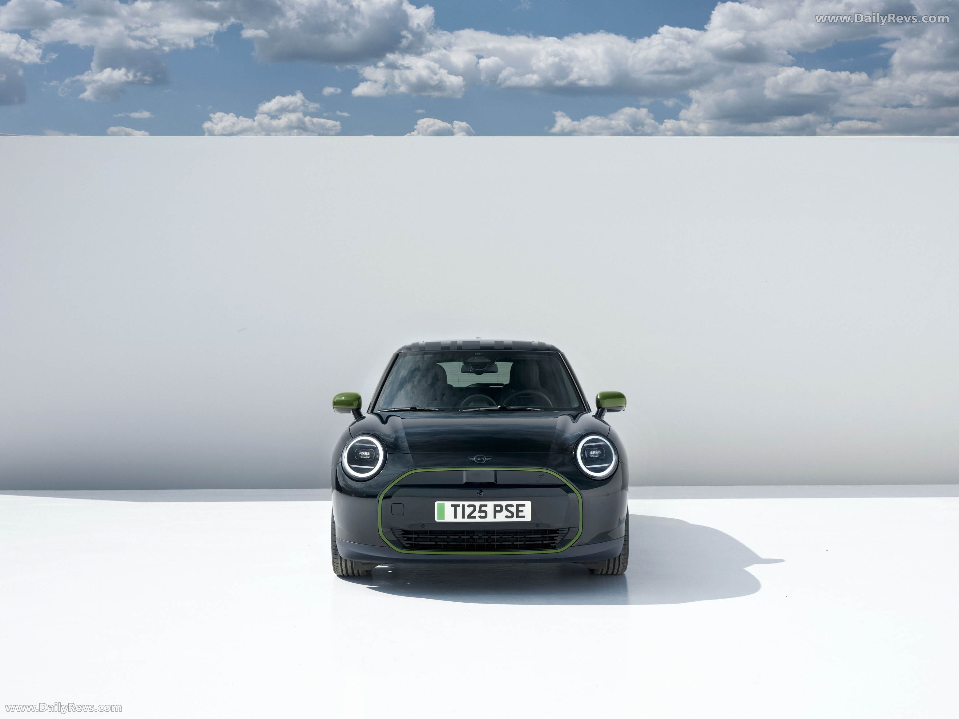 2026 MINI Paul Smith Edition Front View