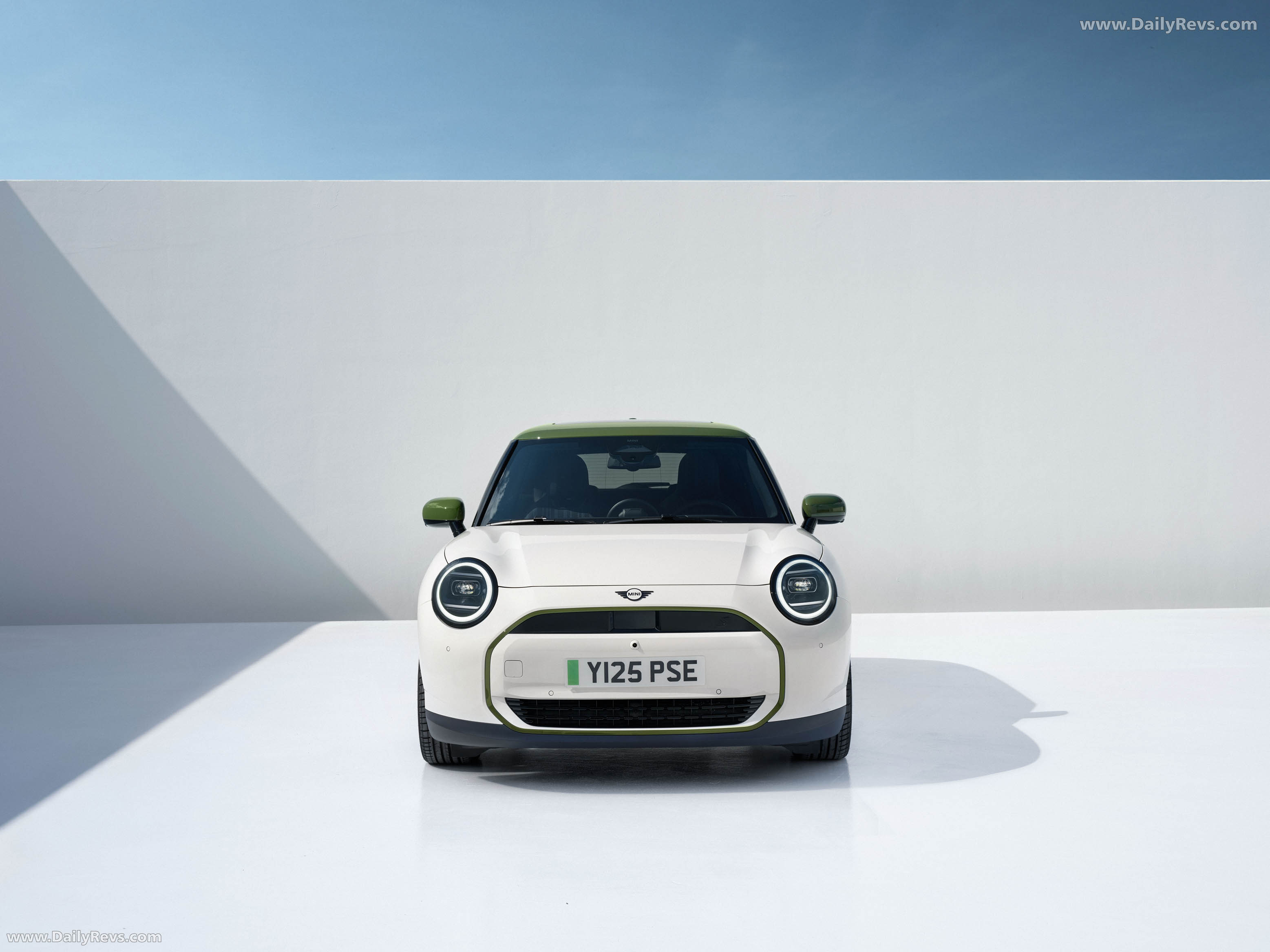 2026 MINI Paul Smith Edition Front View
