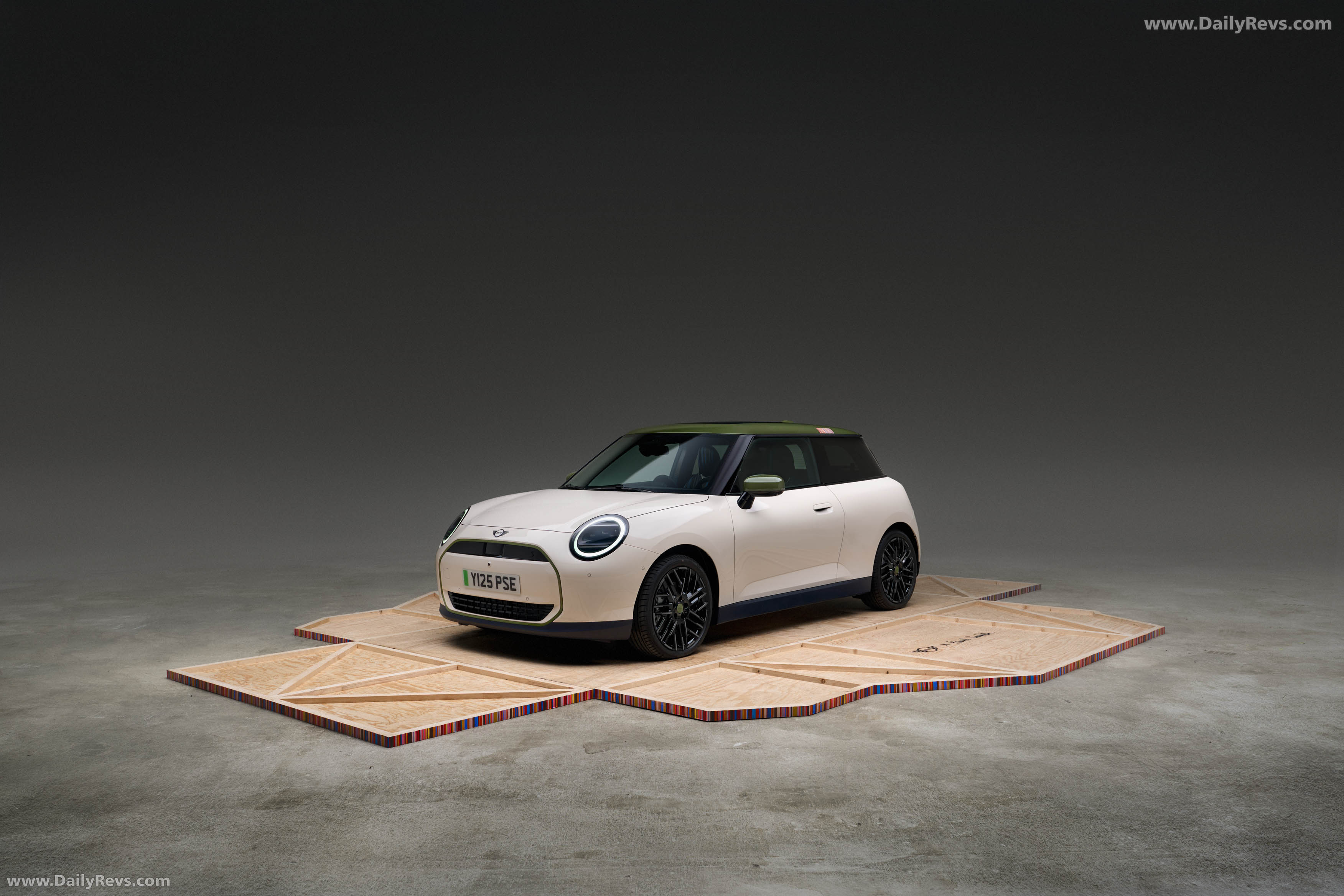 2026 MINI Paul Smith Edition Front View