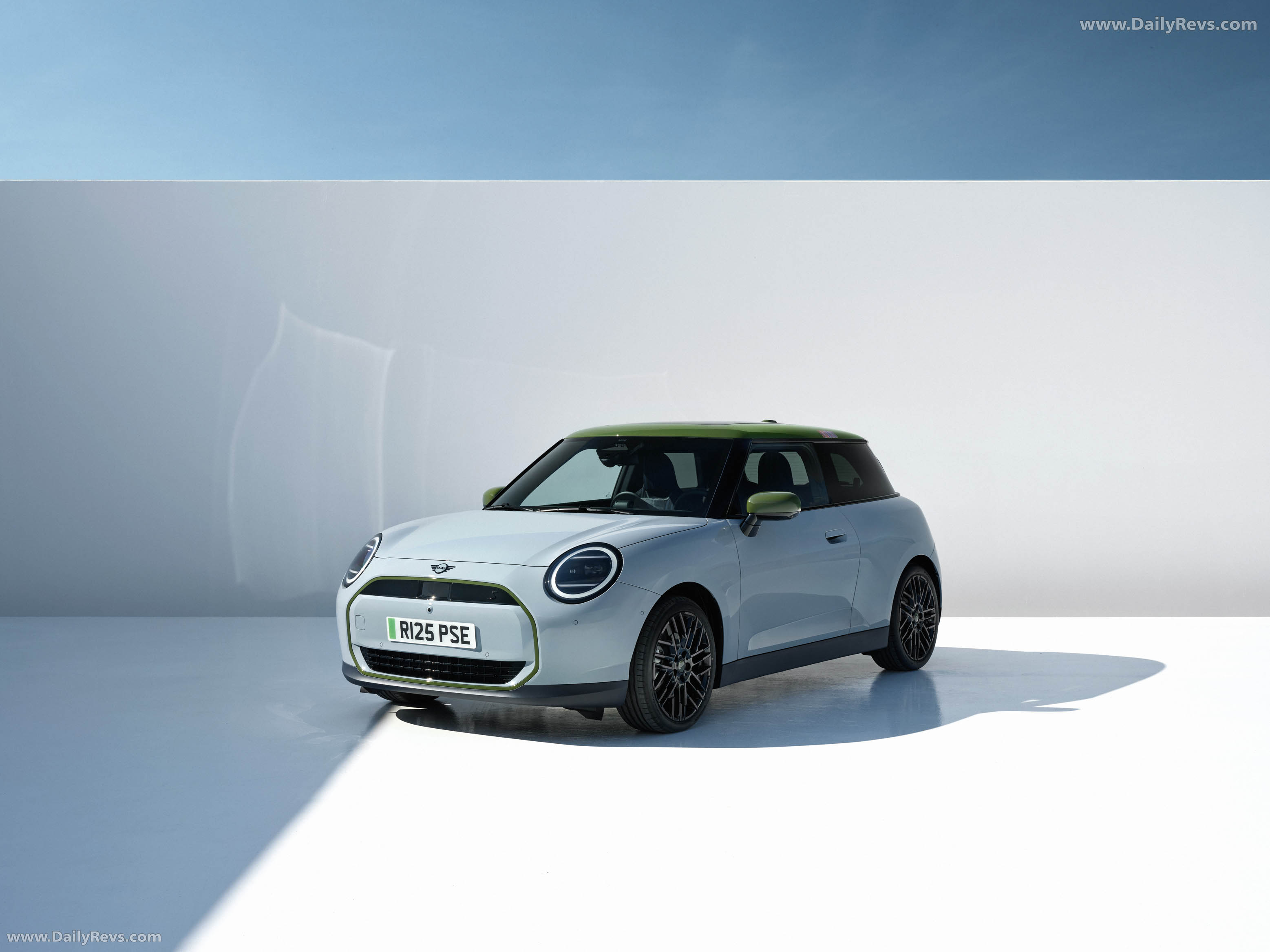 2026 MINI Paul Smith Edition Front View