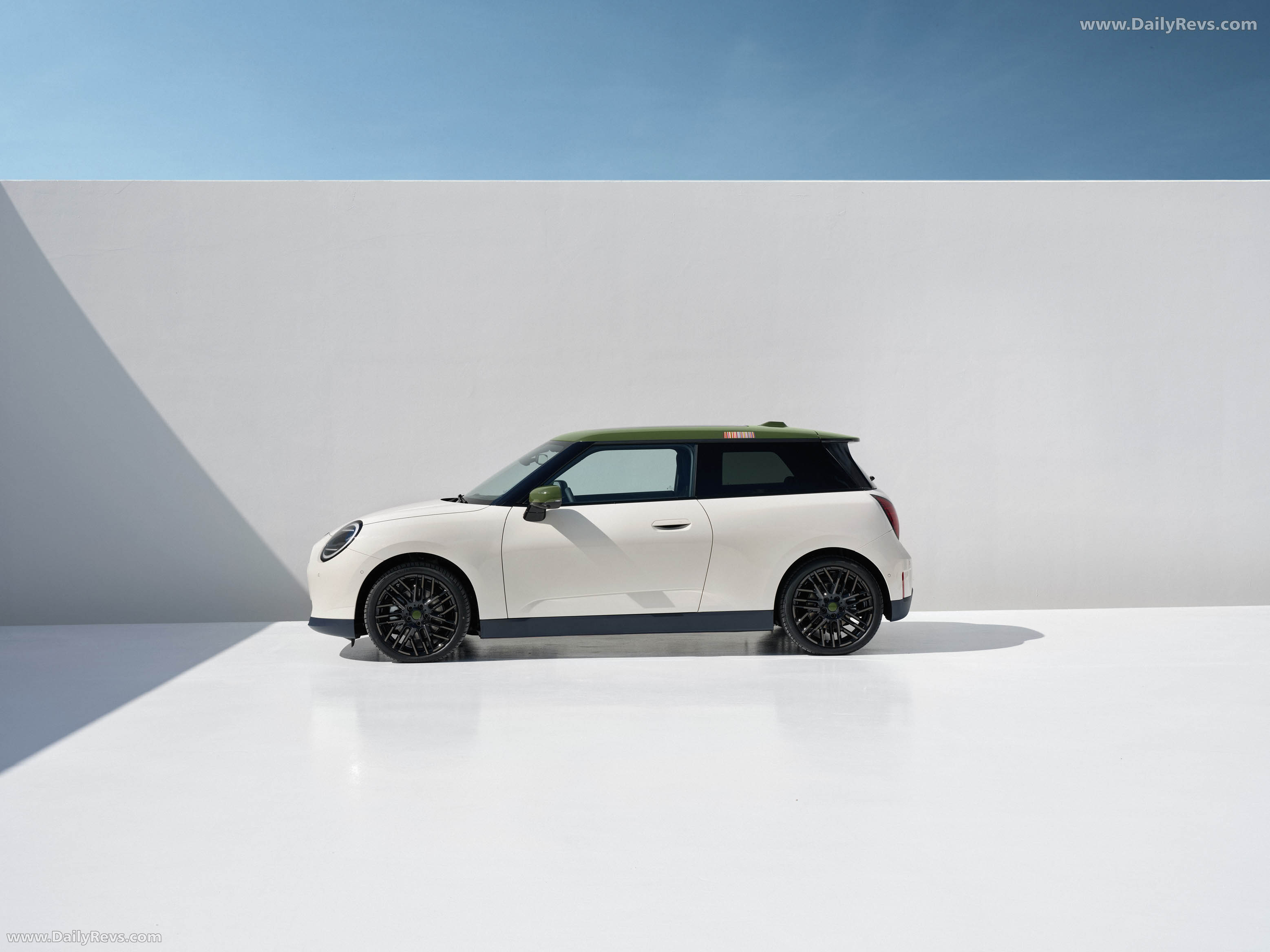 2026 MINI Paul Smith Edition Side View