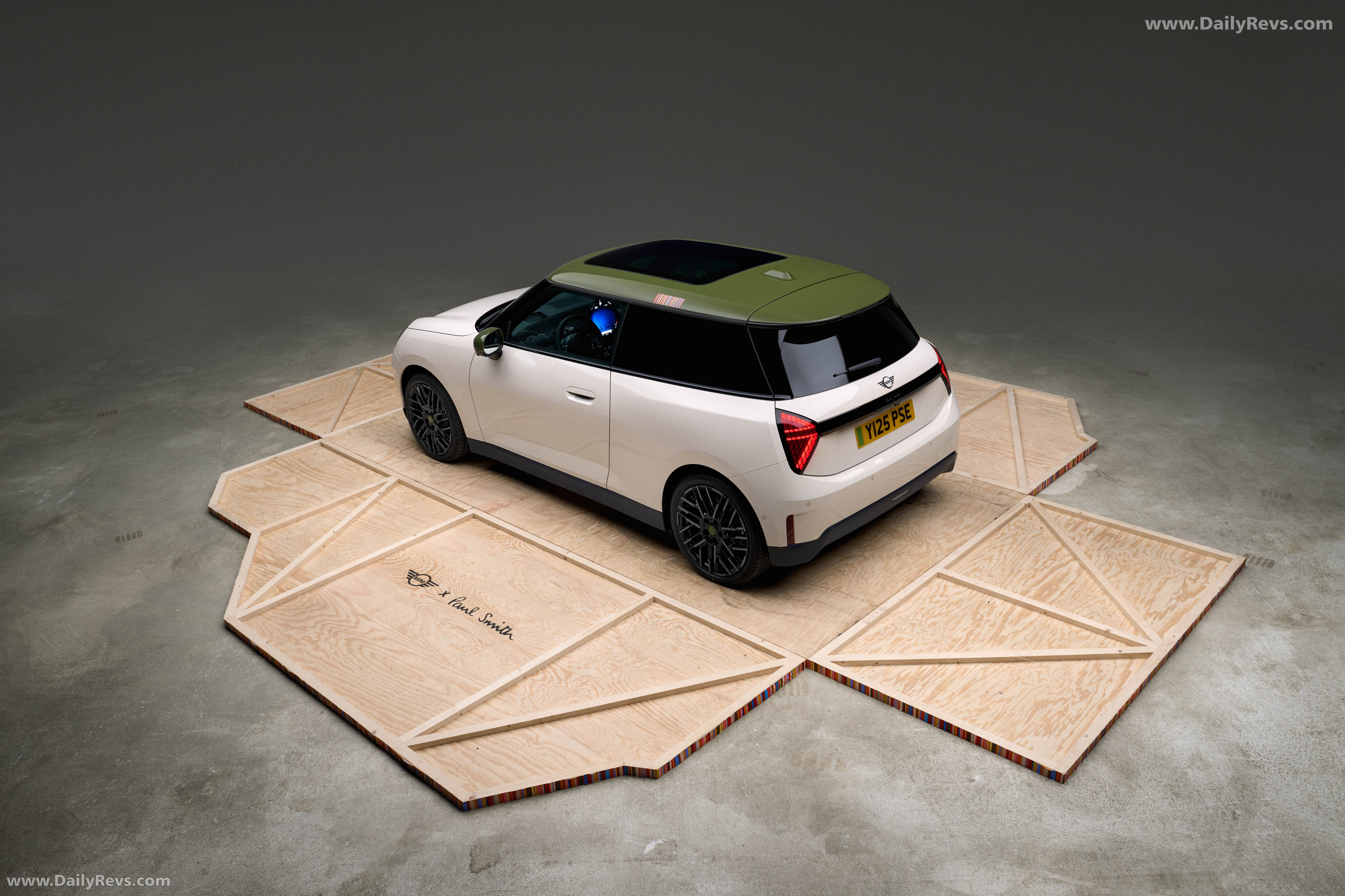 2026 MINI Paul Smith Edition Top View