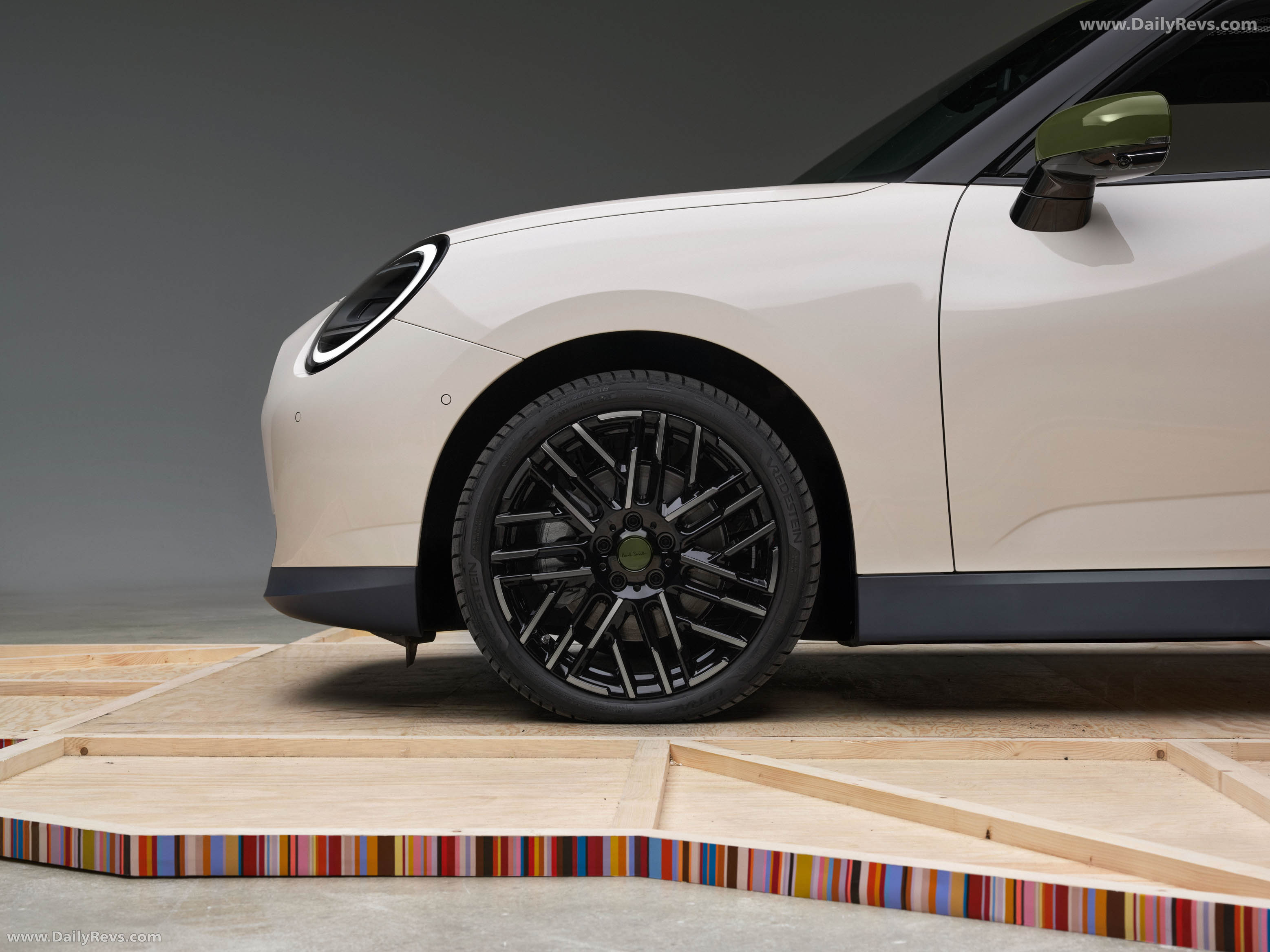 2026 MINI Paul Smith Edition Exterior