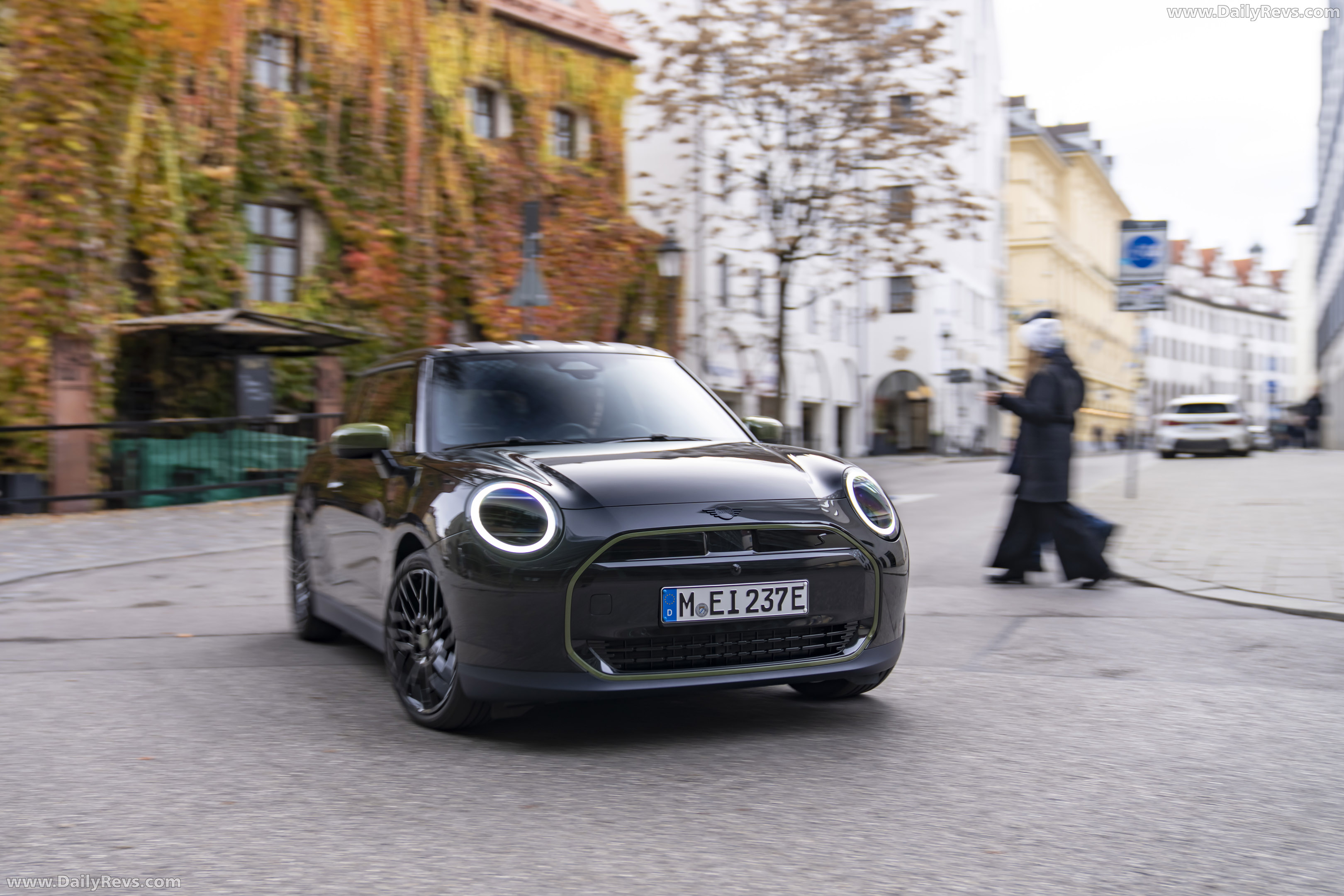 2026 MINI Cooper SE Paul Smith Edition Front View