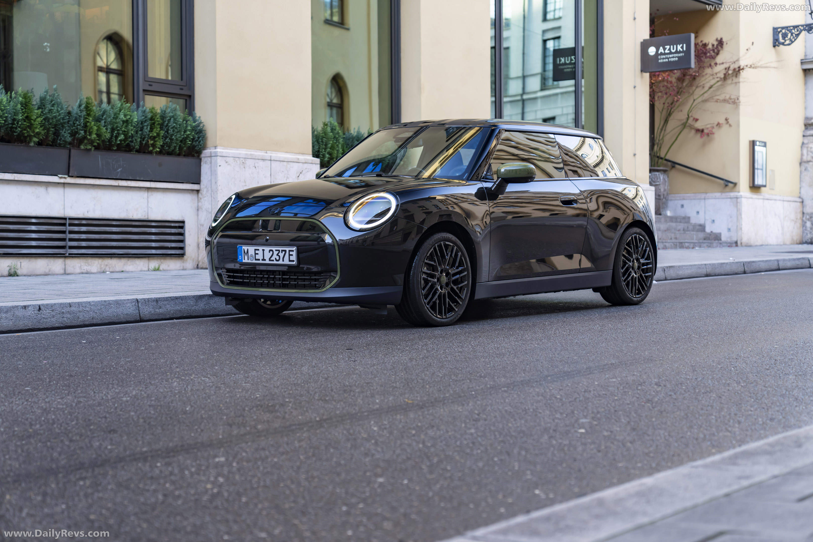 2026 MINI Cooper SE Paul Smith Edition Front View