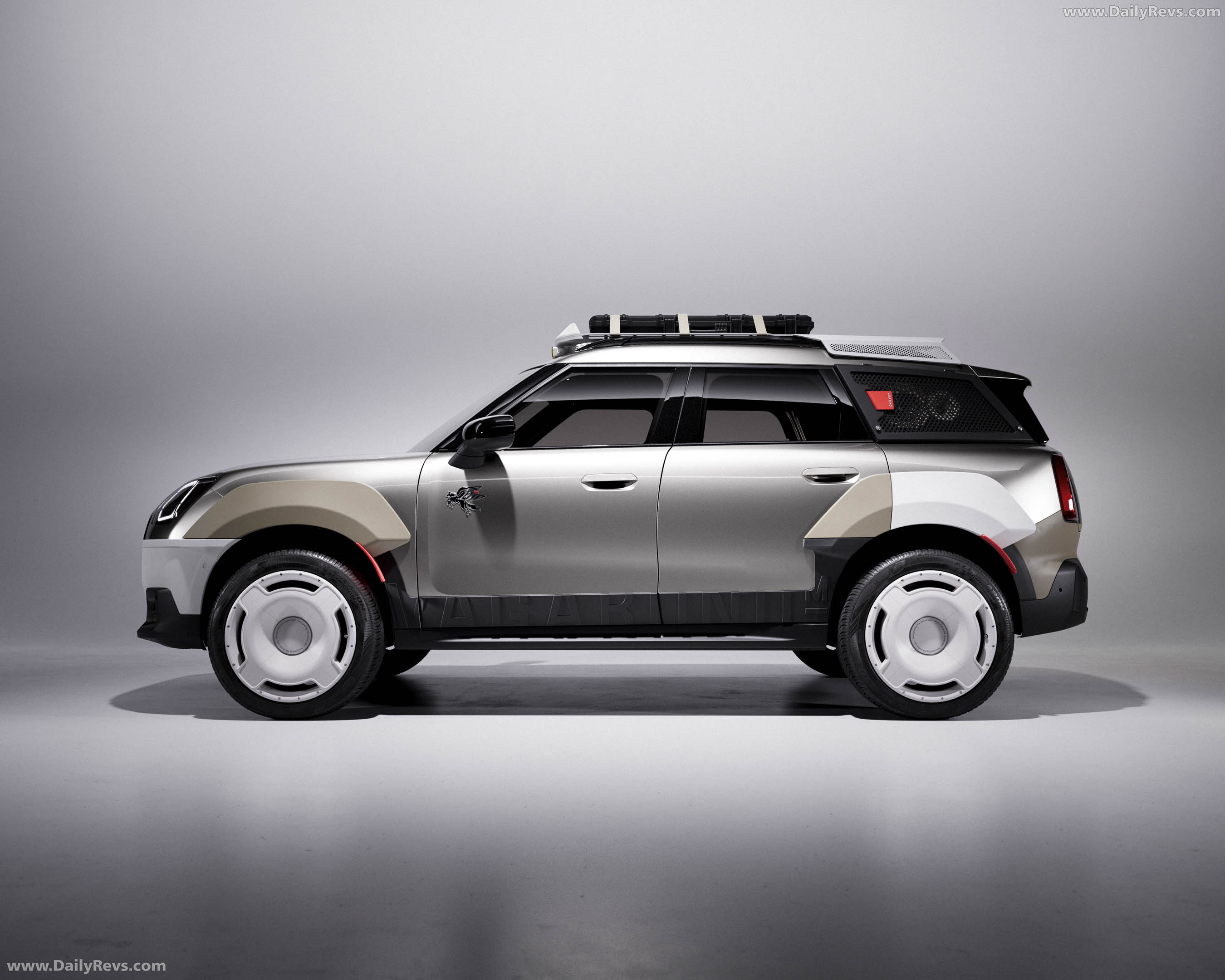 2026 MINI Countryman Vagabund Melting Silver Side View