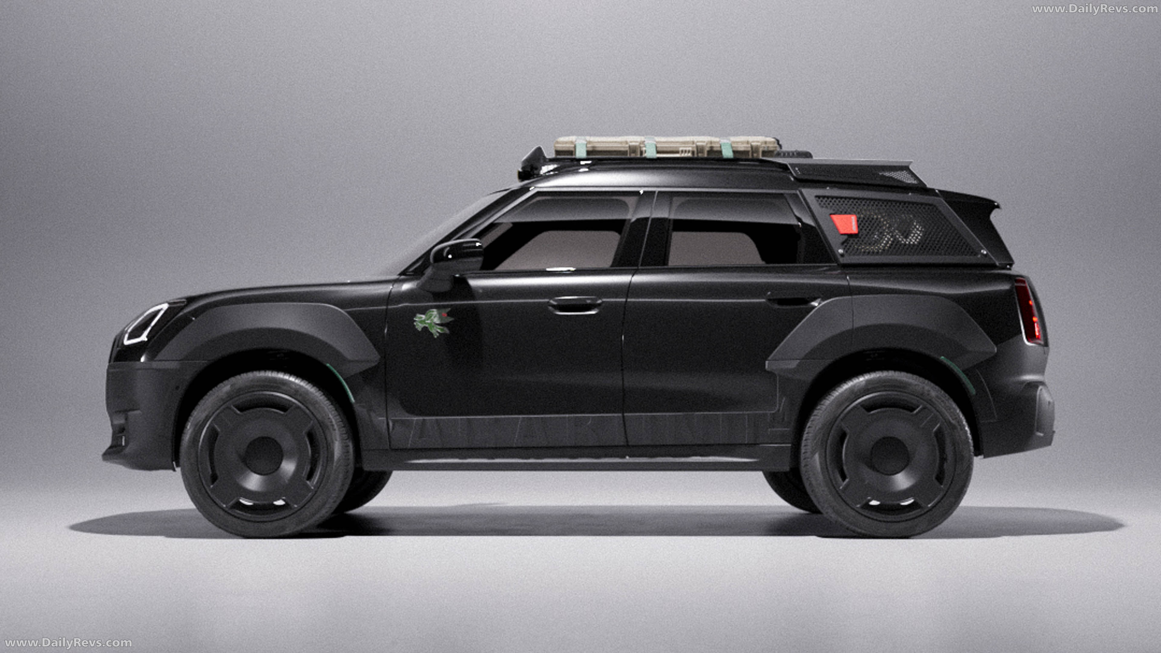 2026 MINI Countryman Vagabund Midnight Black Side View