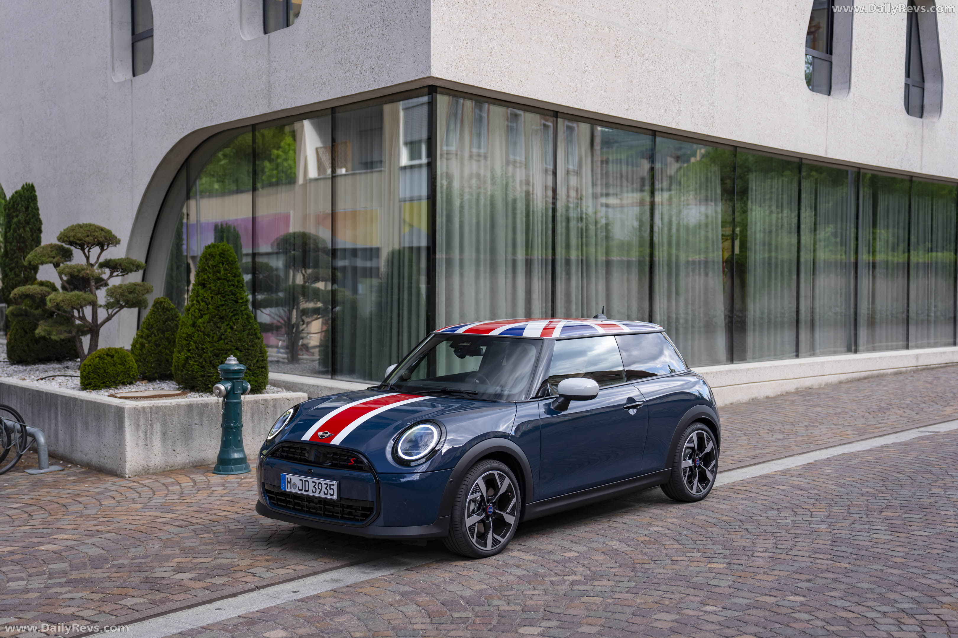 2026 MINI Cooper Oxford Edition Front View
