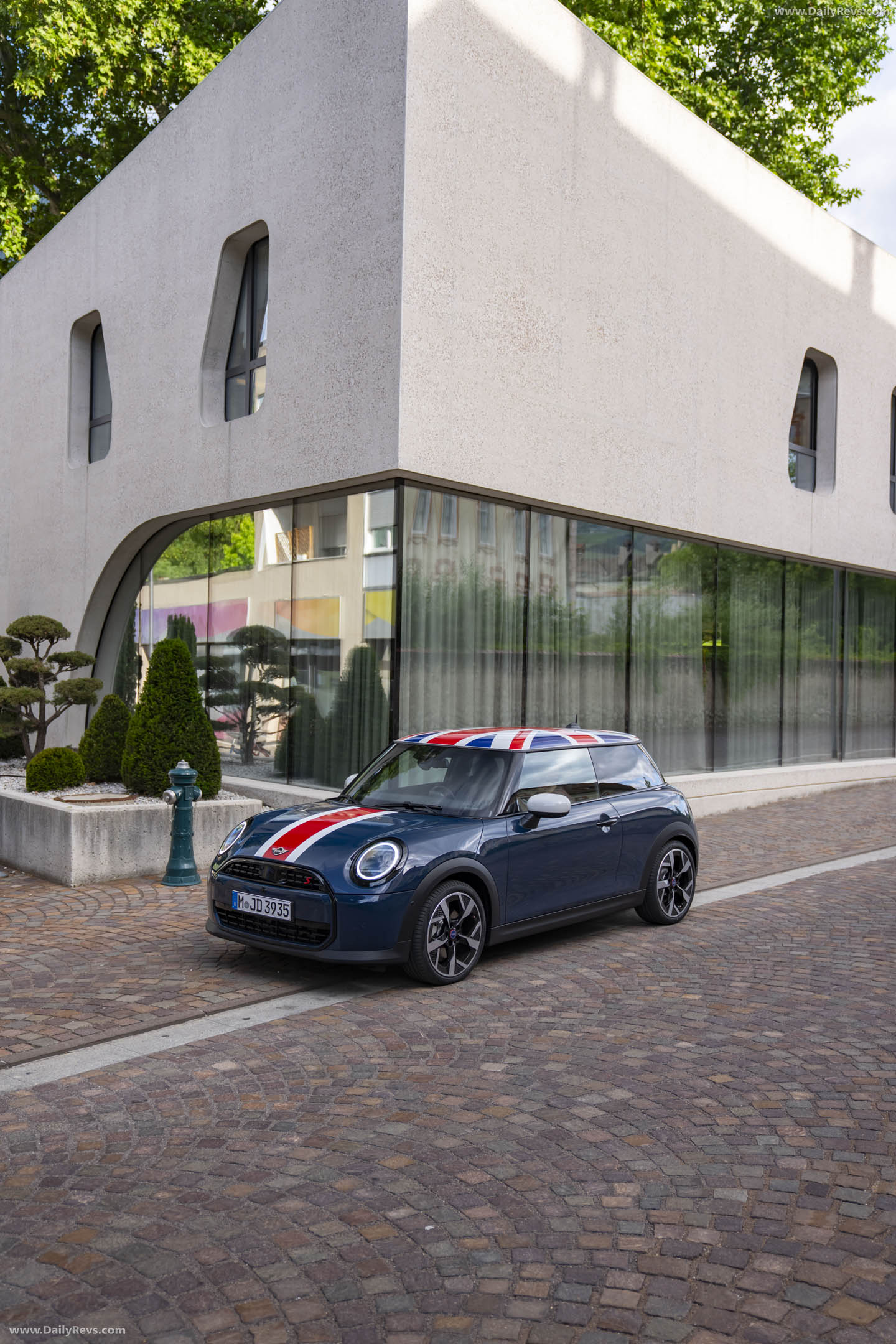 2026 MINI Cooper Oxford Edition Front View
