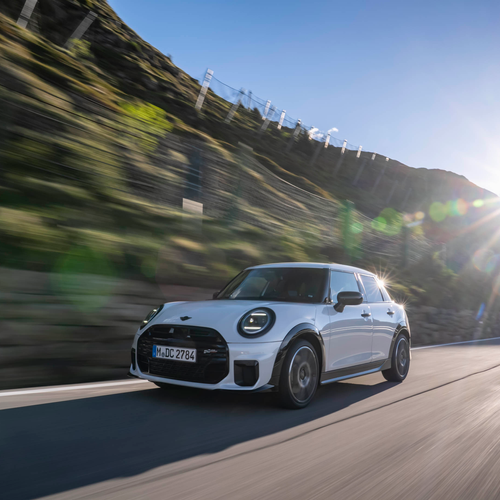 2026 MINI Cooper S 5-door Nanuq White Front View