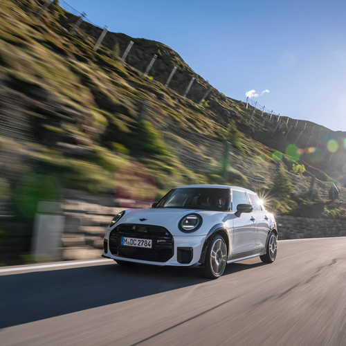 2026 MINI Cooper S 5-door Nanuq White Front View