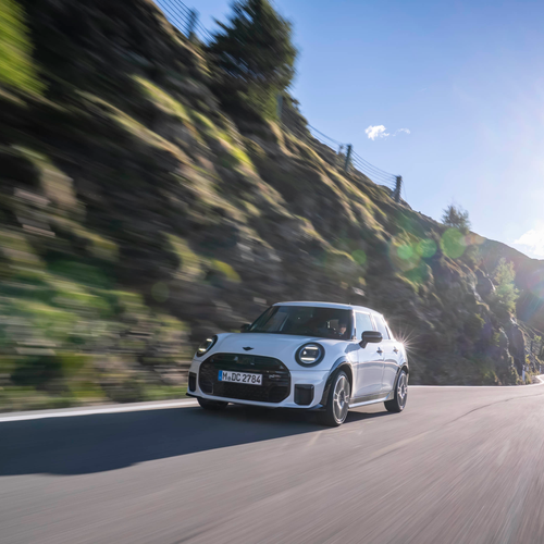 2026 MINI Cooper S 5-door Nanuq White Front View