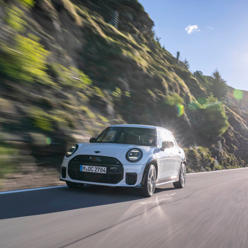 2026 MINI Cooper S 5-door Nanuq White Front View
