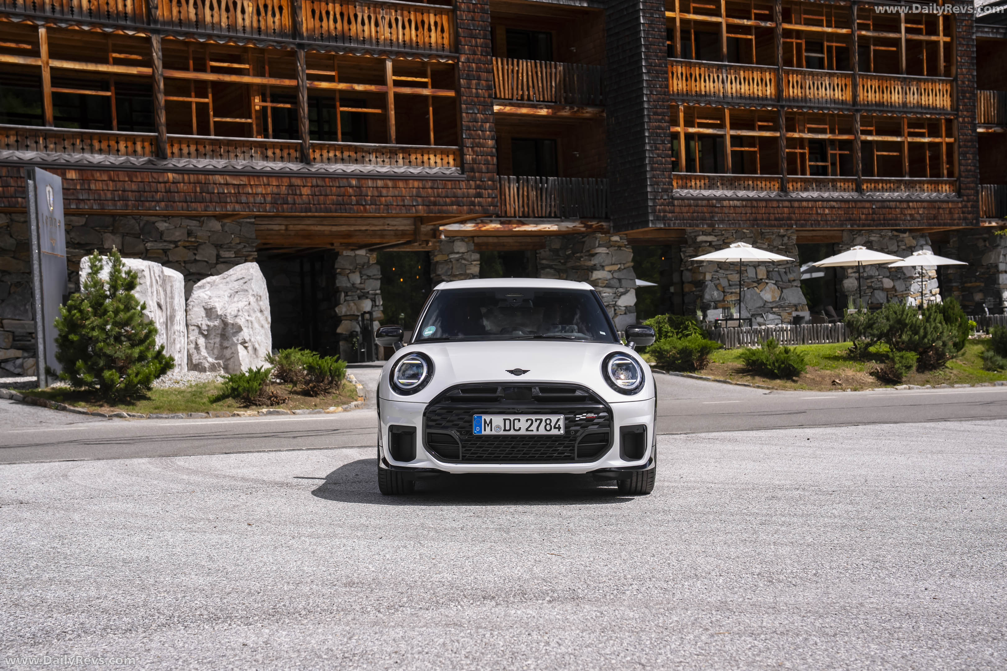 2026 MINI Cooper S 5-door Nanuq White Front View