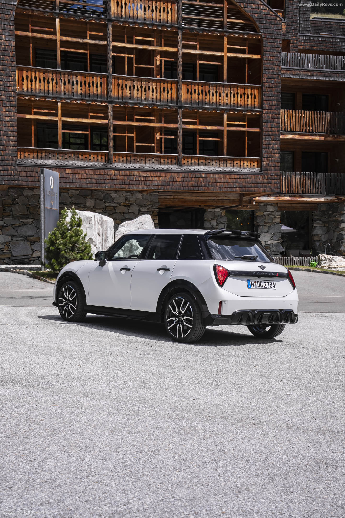 2026 MINI Cooper S 5-door Nanuq White Rear View